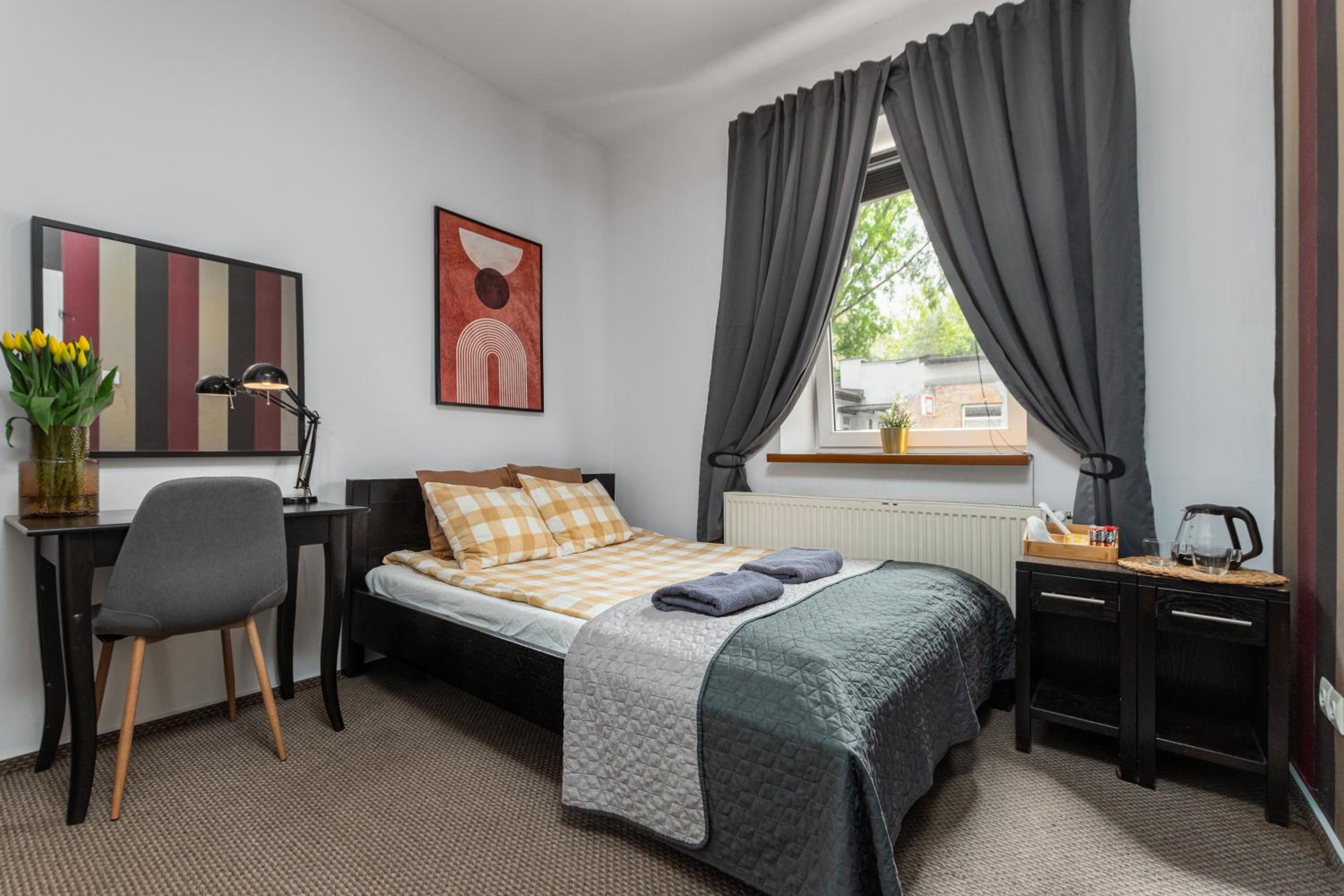 Small Double Room - Photo 1
