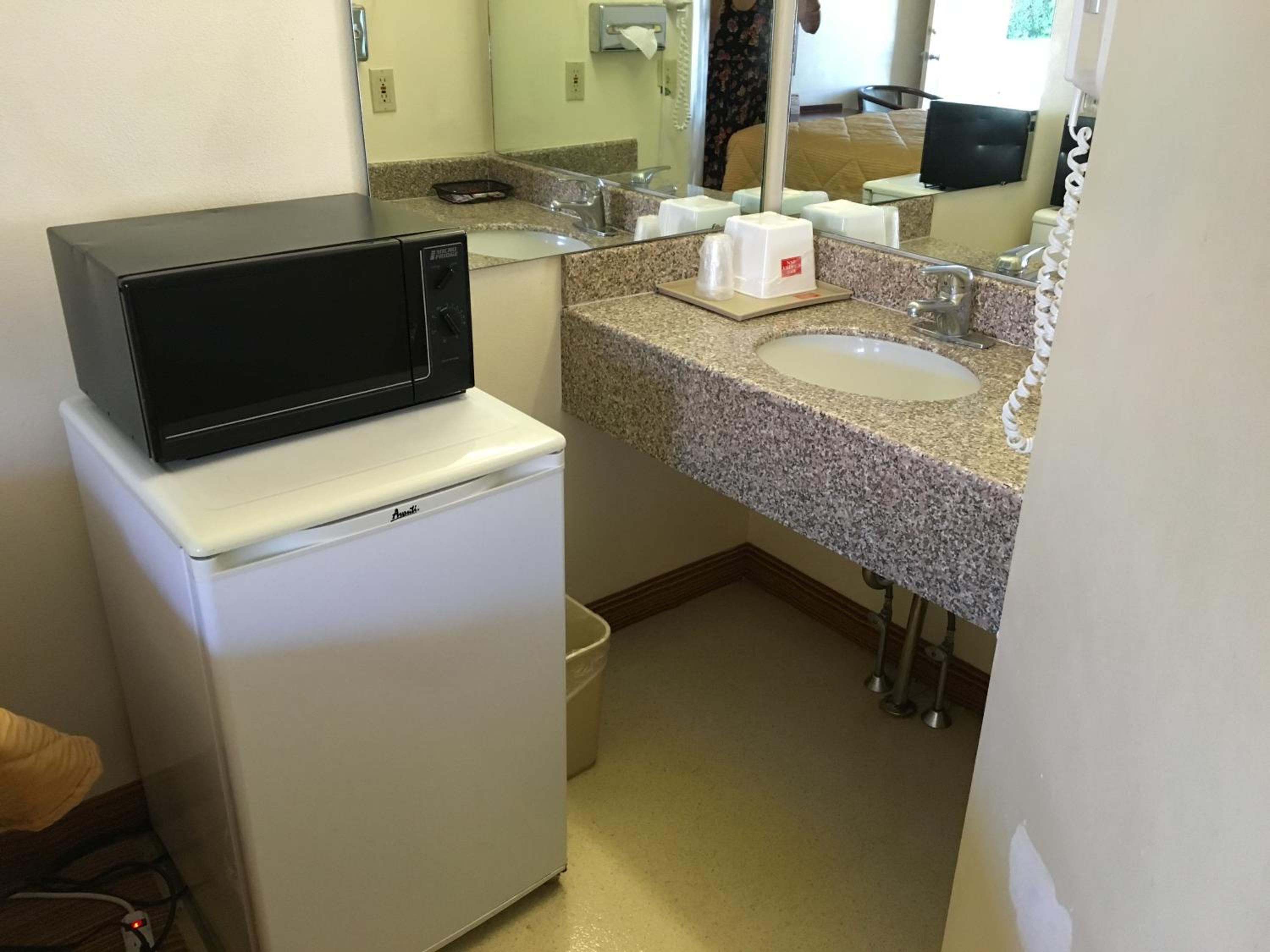 Double Room with Two Double Beds - Photo 8