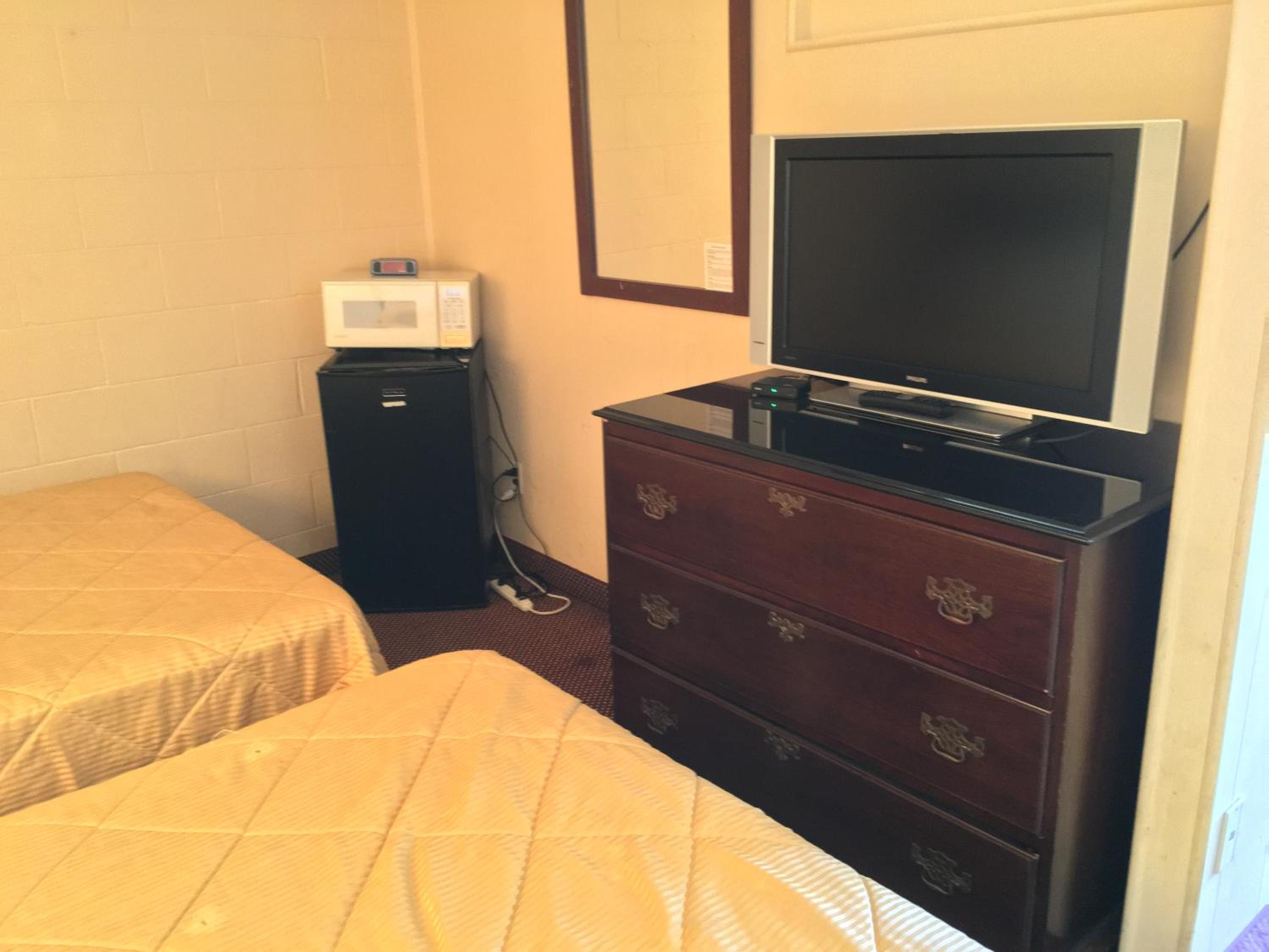 Double Room with Three Double Beds - Photo 10