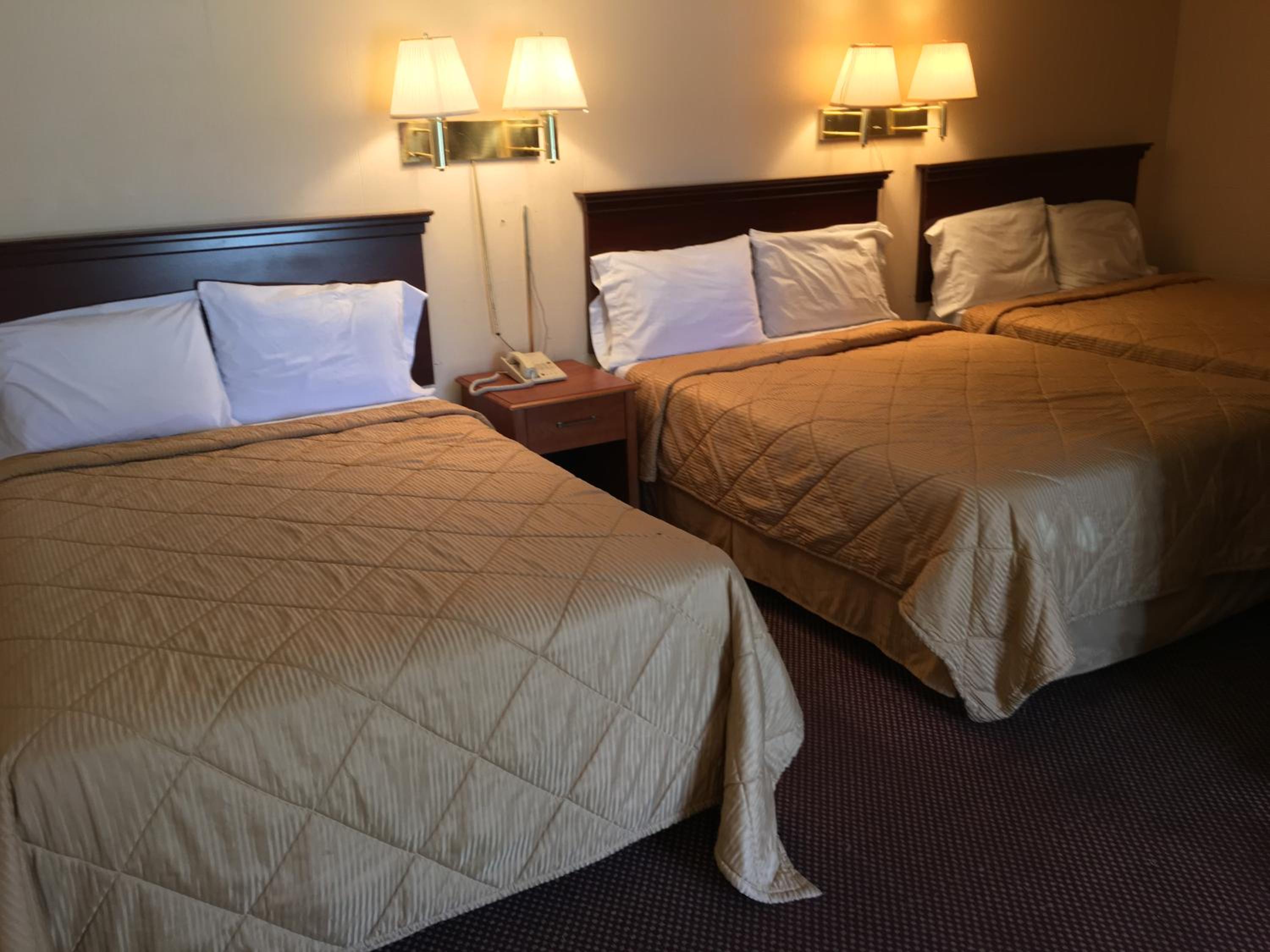 Double Room with Three Double Beds - Photo 7
