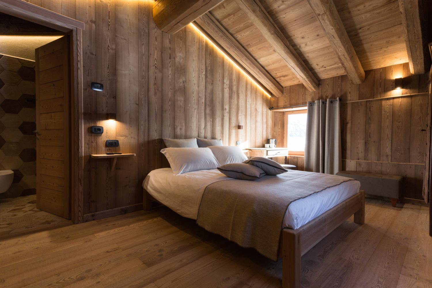 Large Double Room photo 1