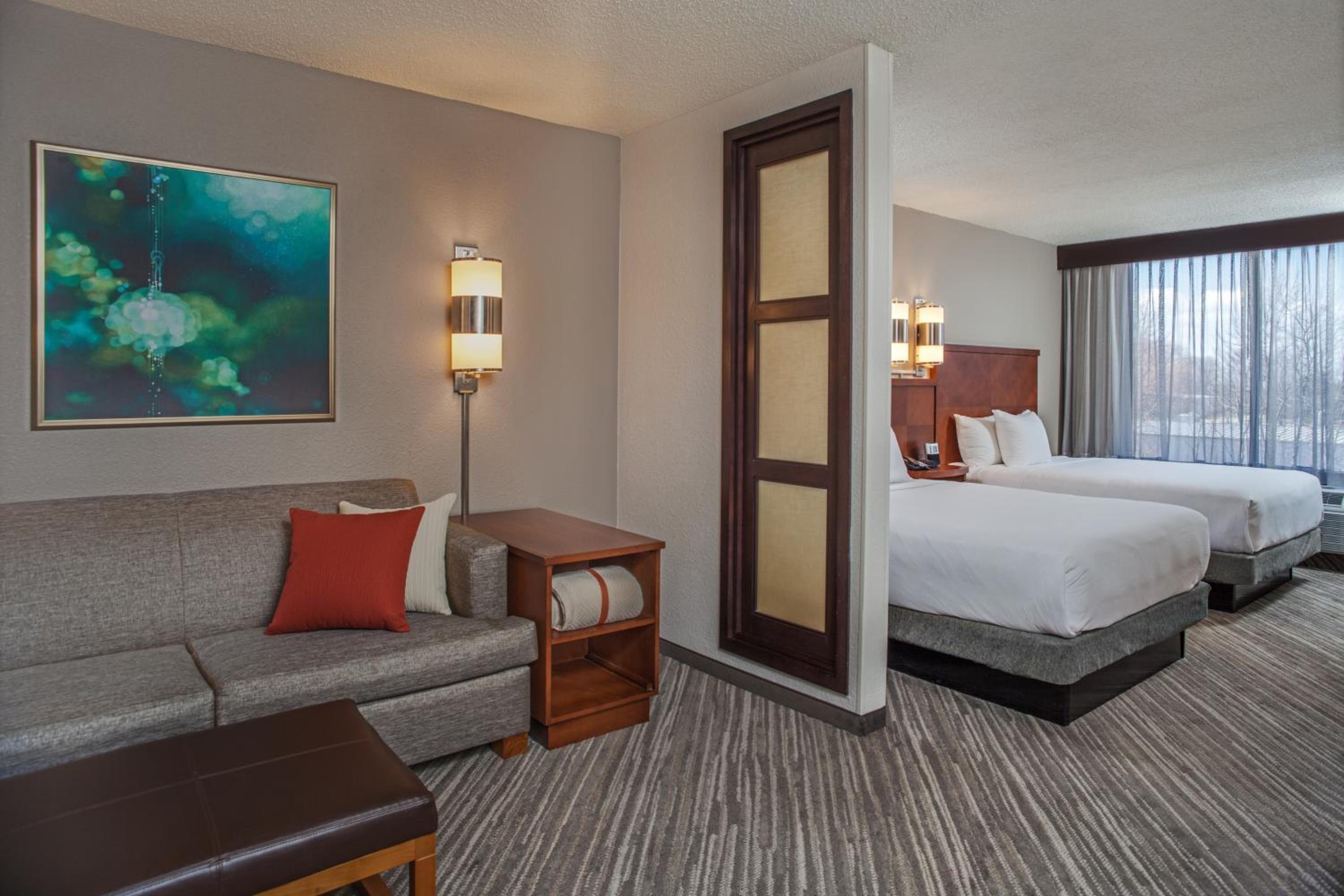 Double Room with Two Double Beds and Sofa Bed - Photo 6