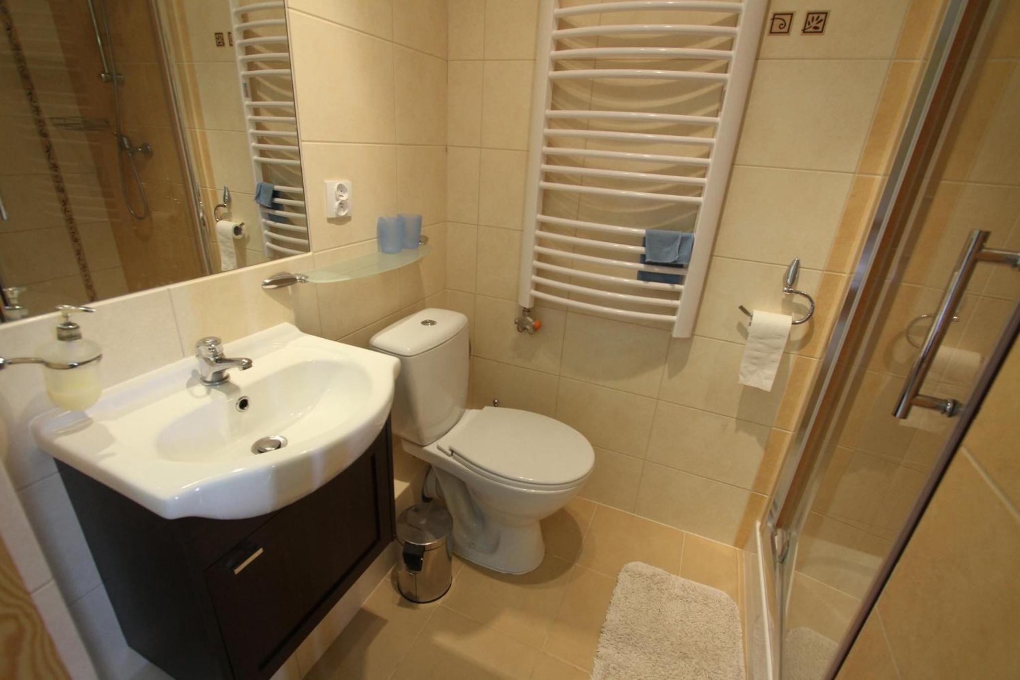 Triple Room with Private Bathroom - Photo 4