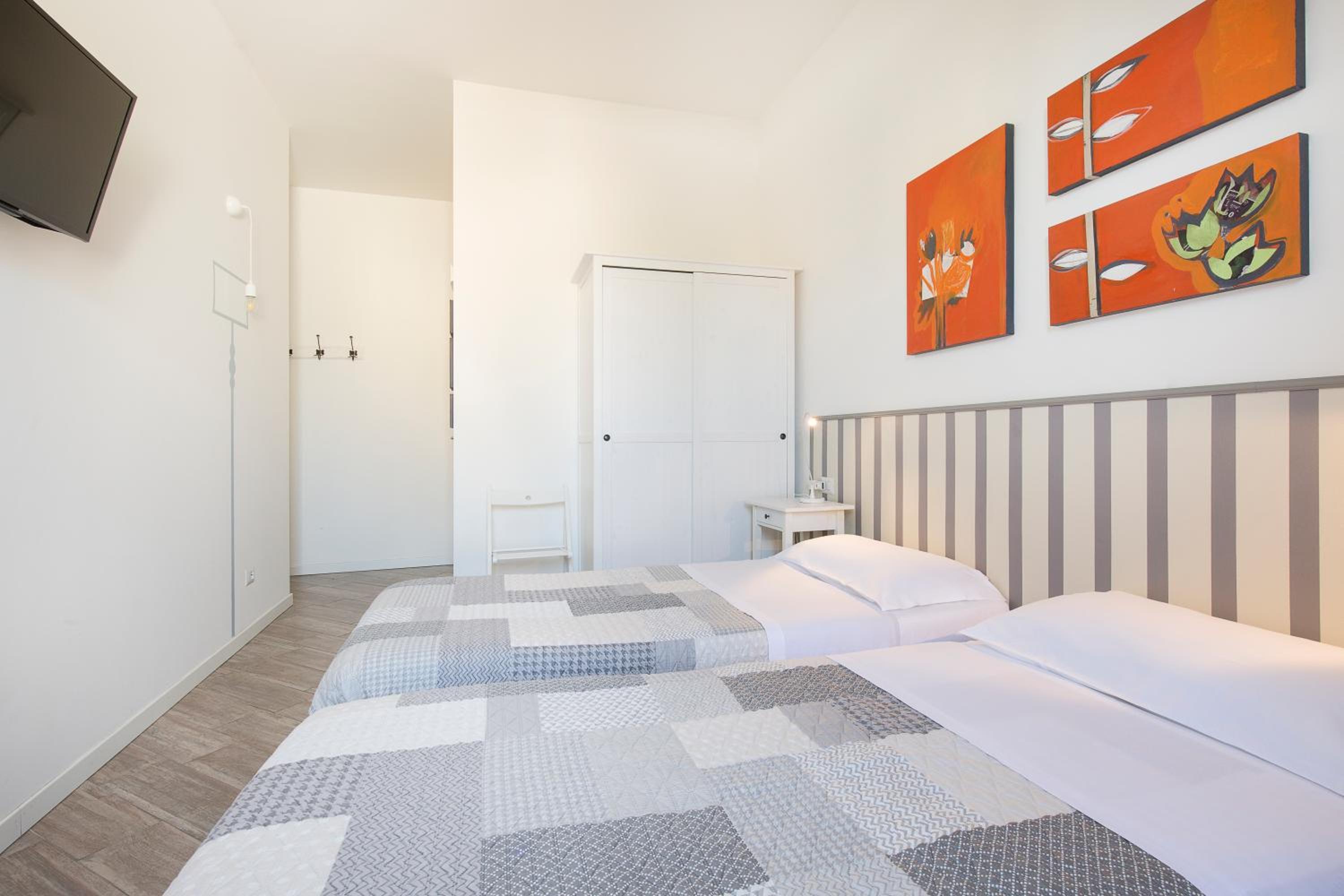 Double or Twin Room with Terrace photo 2