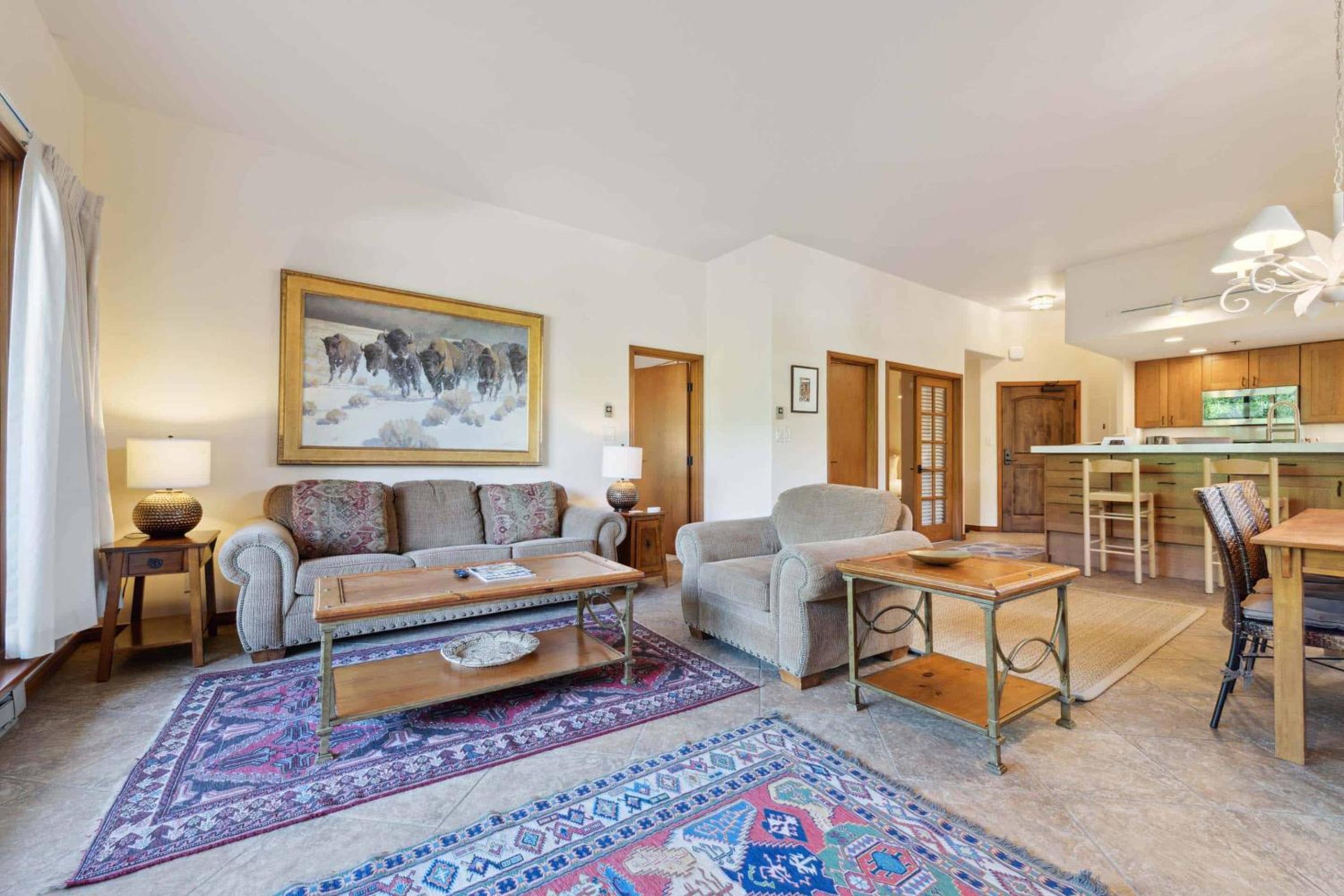 Two-Bedroom Apartment With Mountain View photo 3