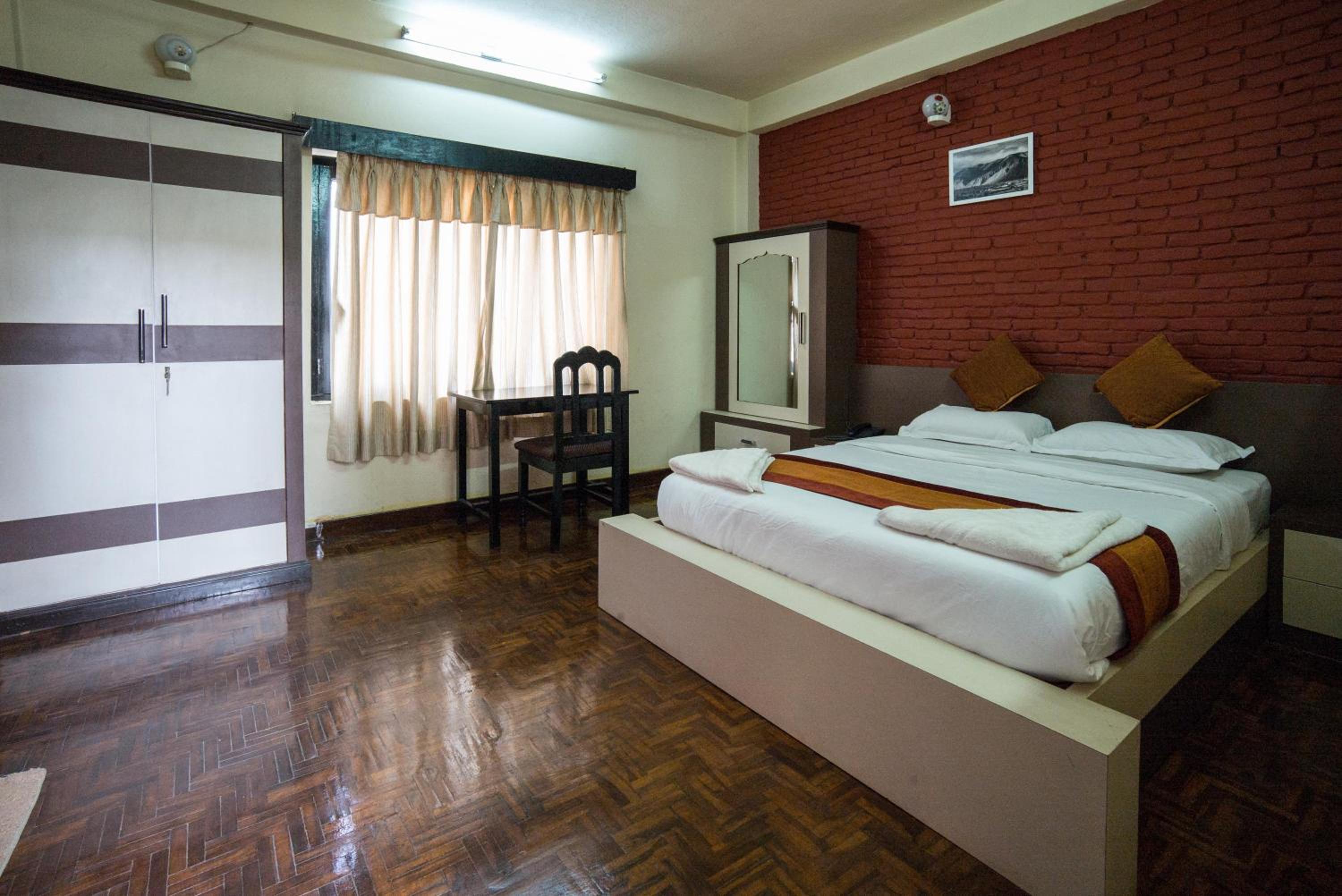 Deluxe Double or Twin Room