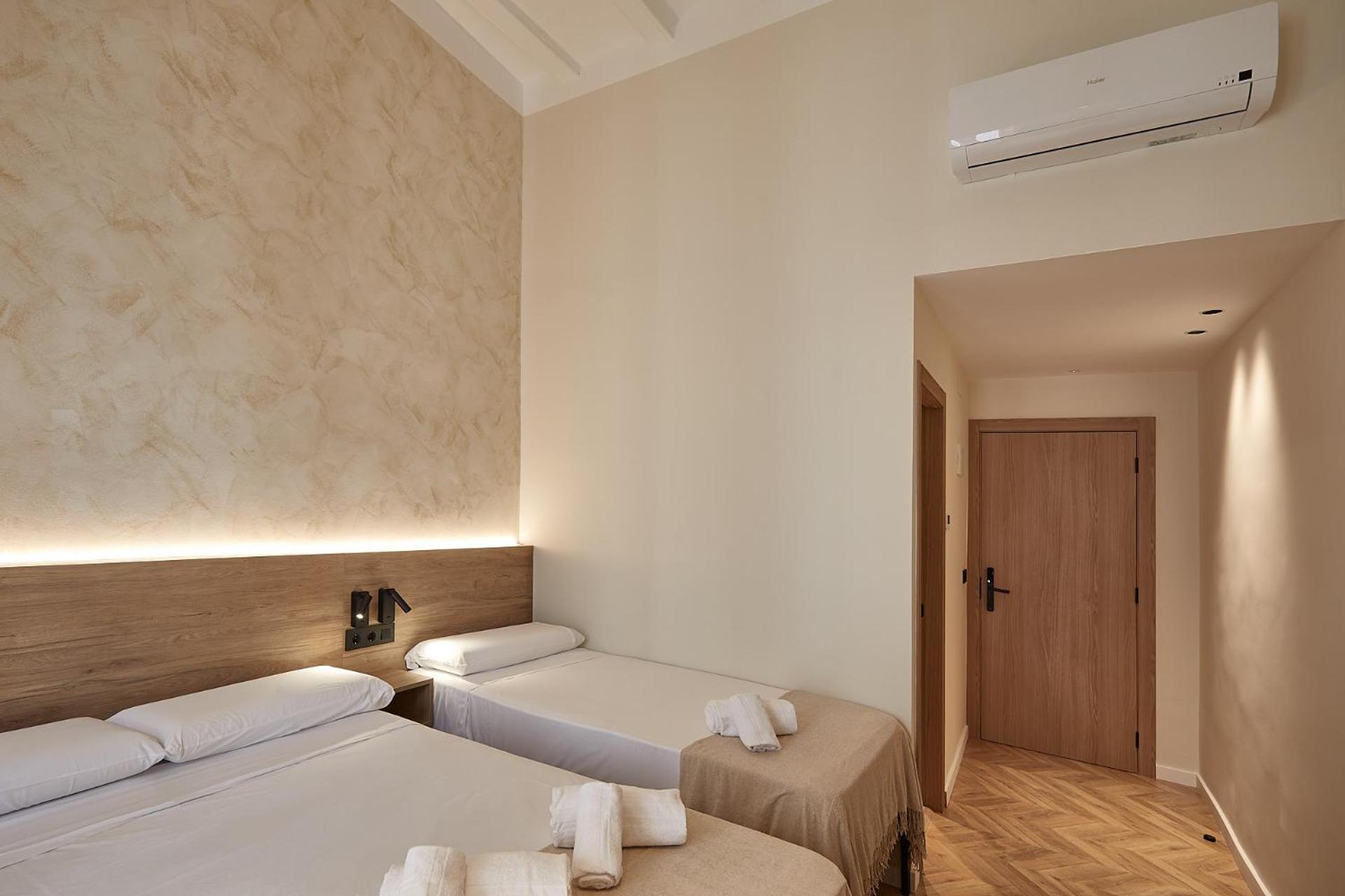 Triple Room with Private Bathroom photo 2