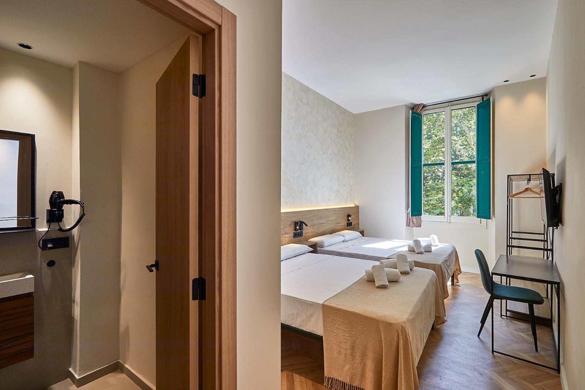 Superior Quadruple Room photo 3