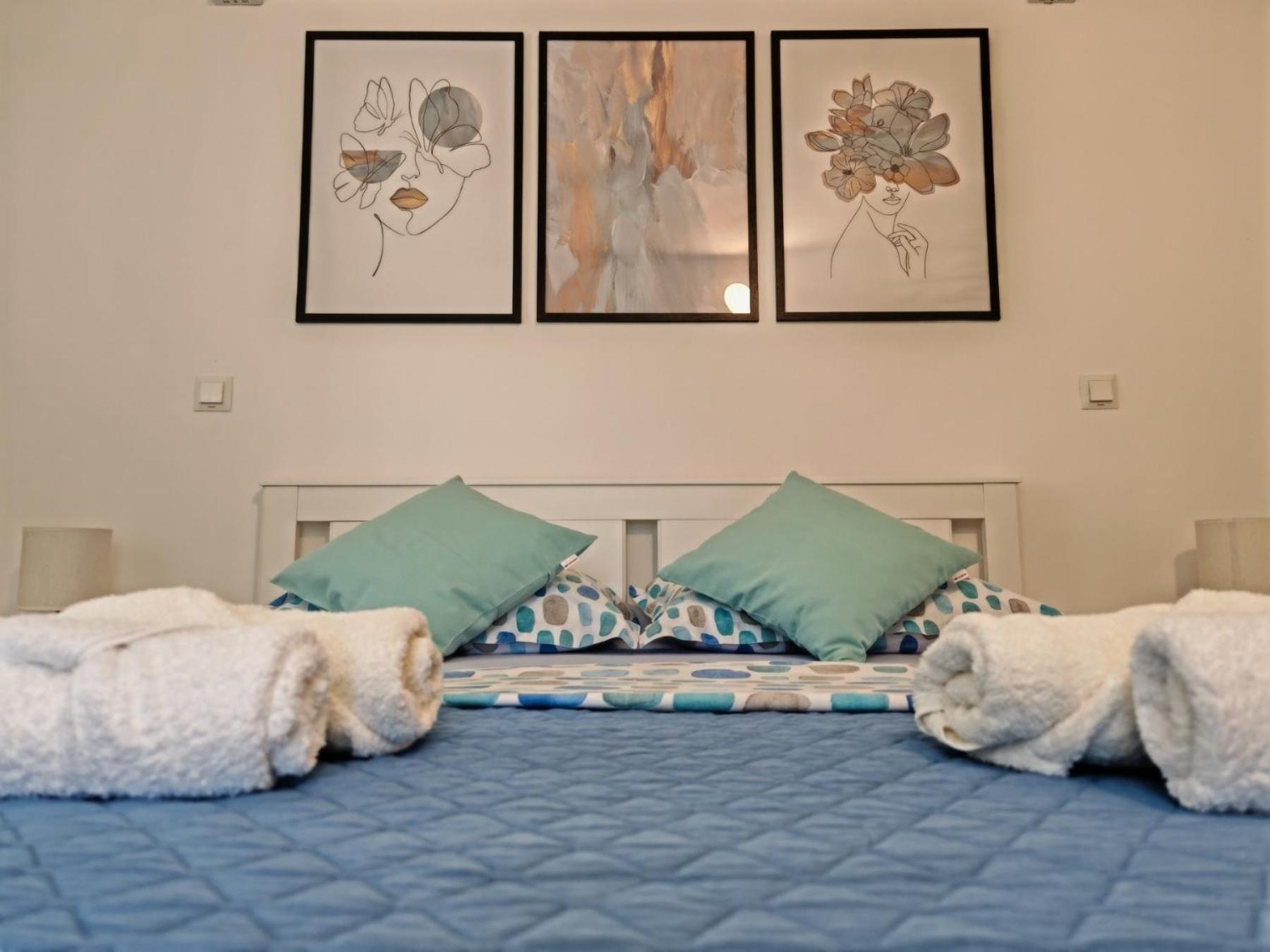 One-Bedroom Apartment with Terrace and Sea View photo 3
