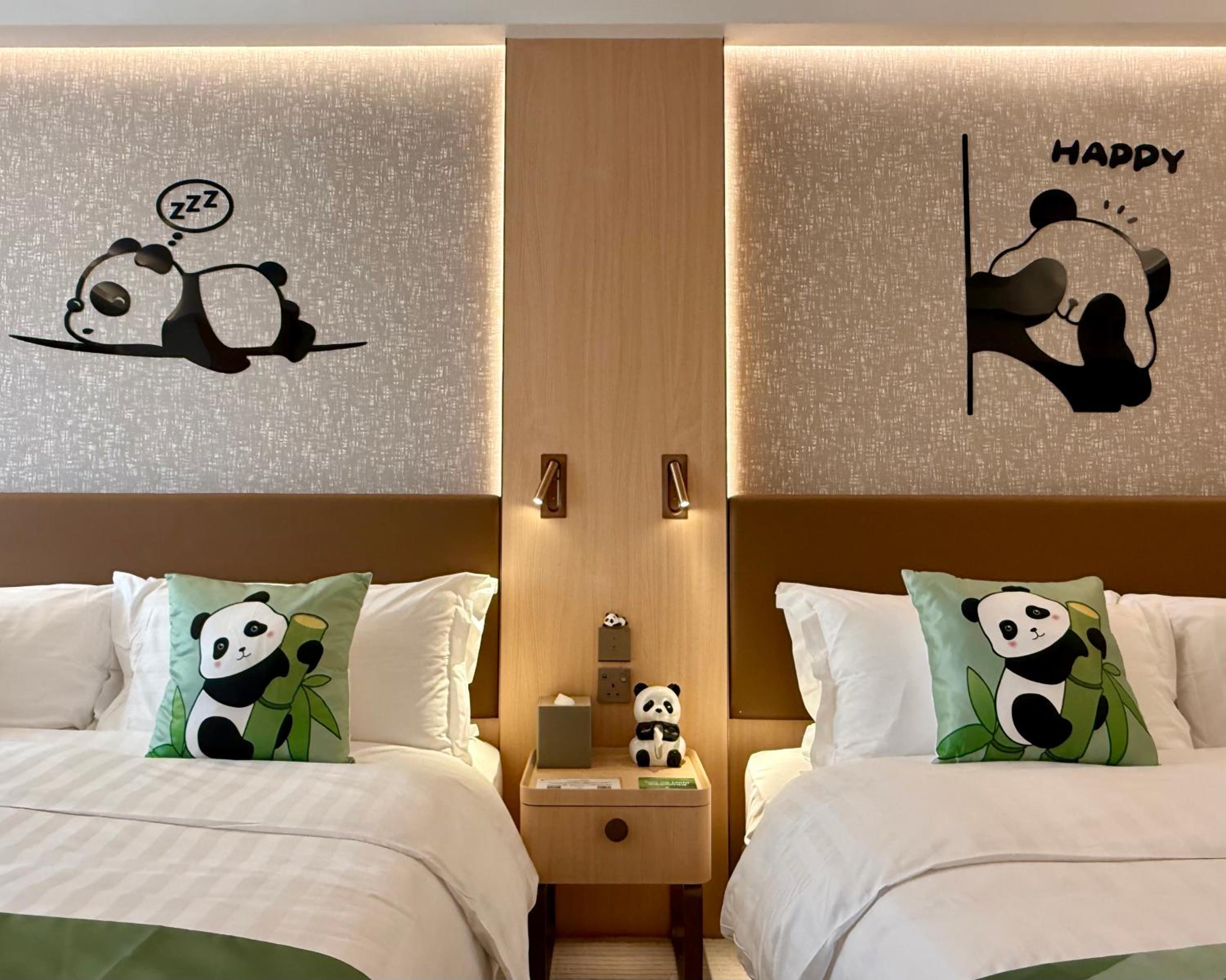 Newly Renovated Panda Theme Family Room with Two Queen Bed