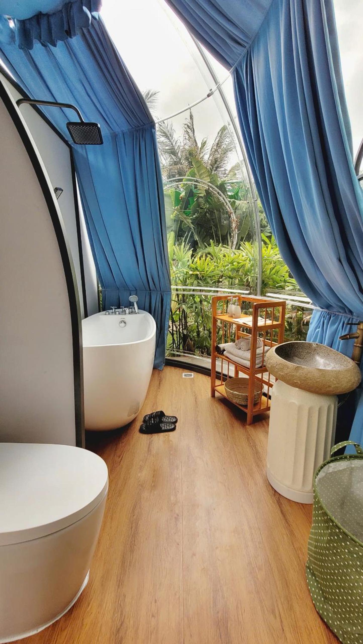 King Room with Spa Bath