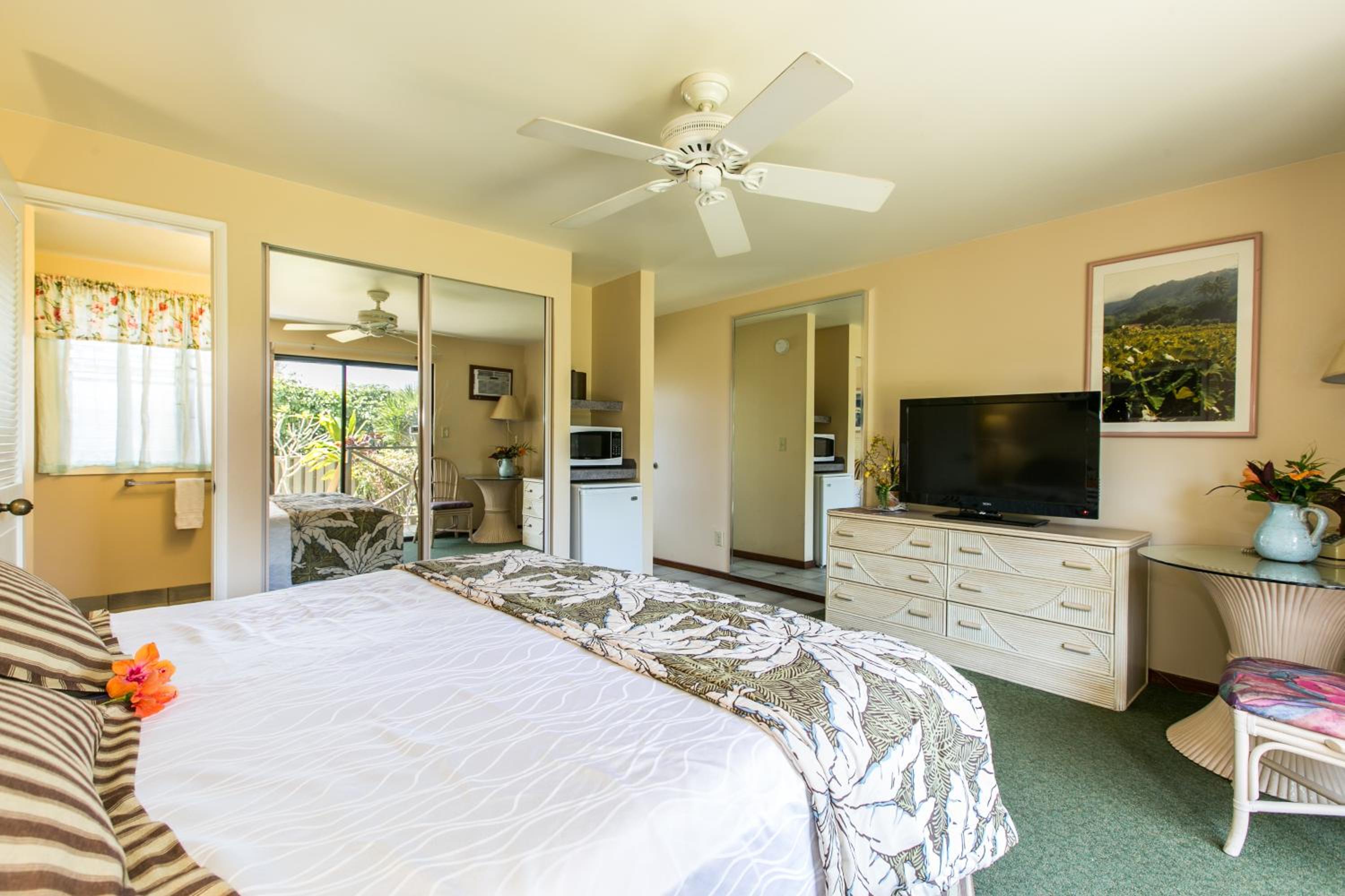 King Room With Patio photo 3