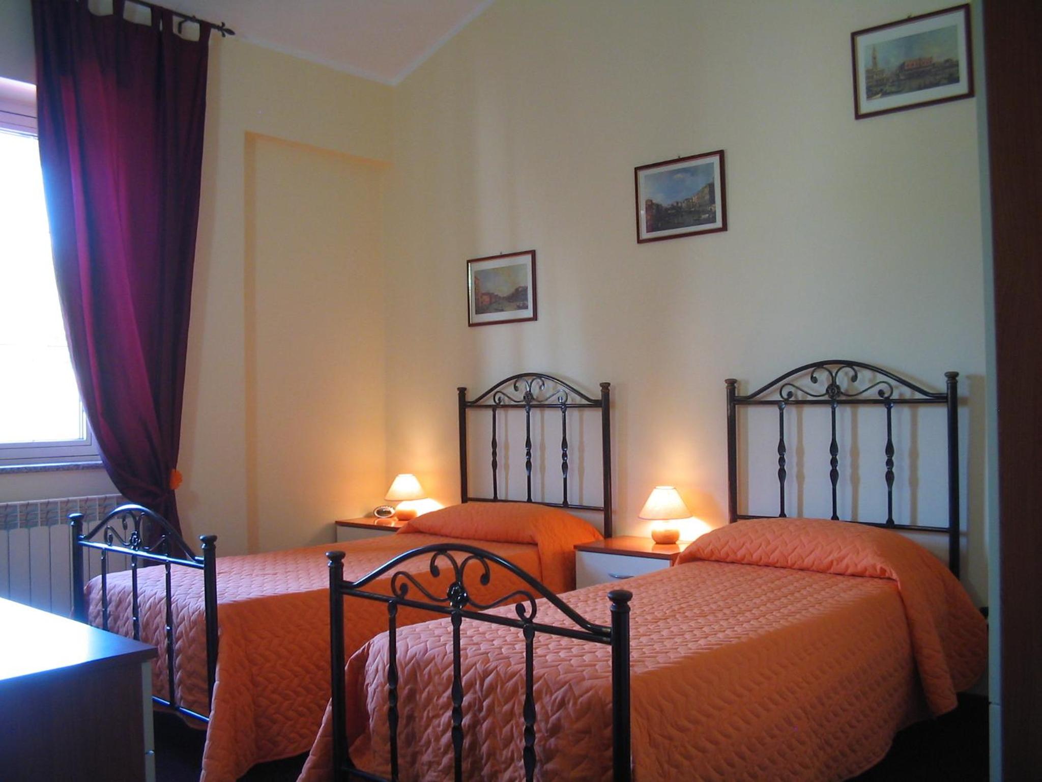 Twin Room with Bathroom photo 3