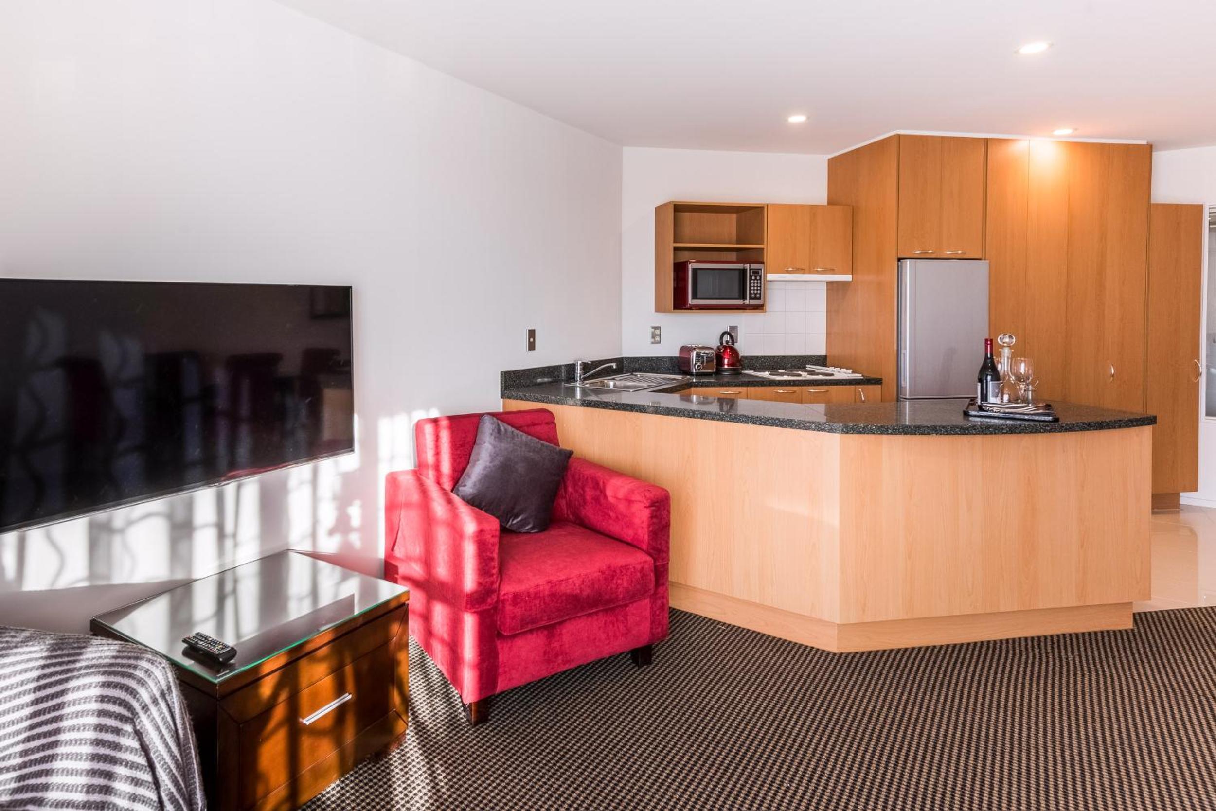 Superior Two-Bedroom Apartment thumbnail 5