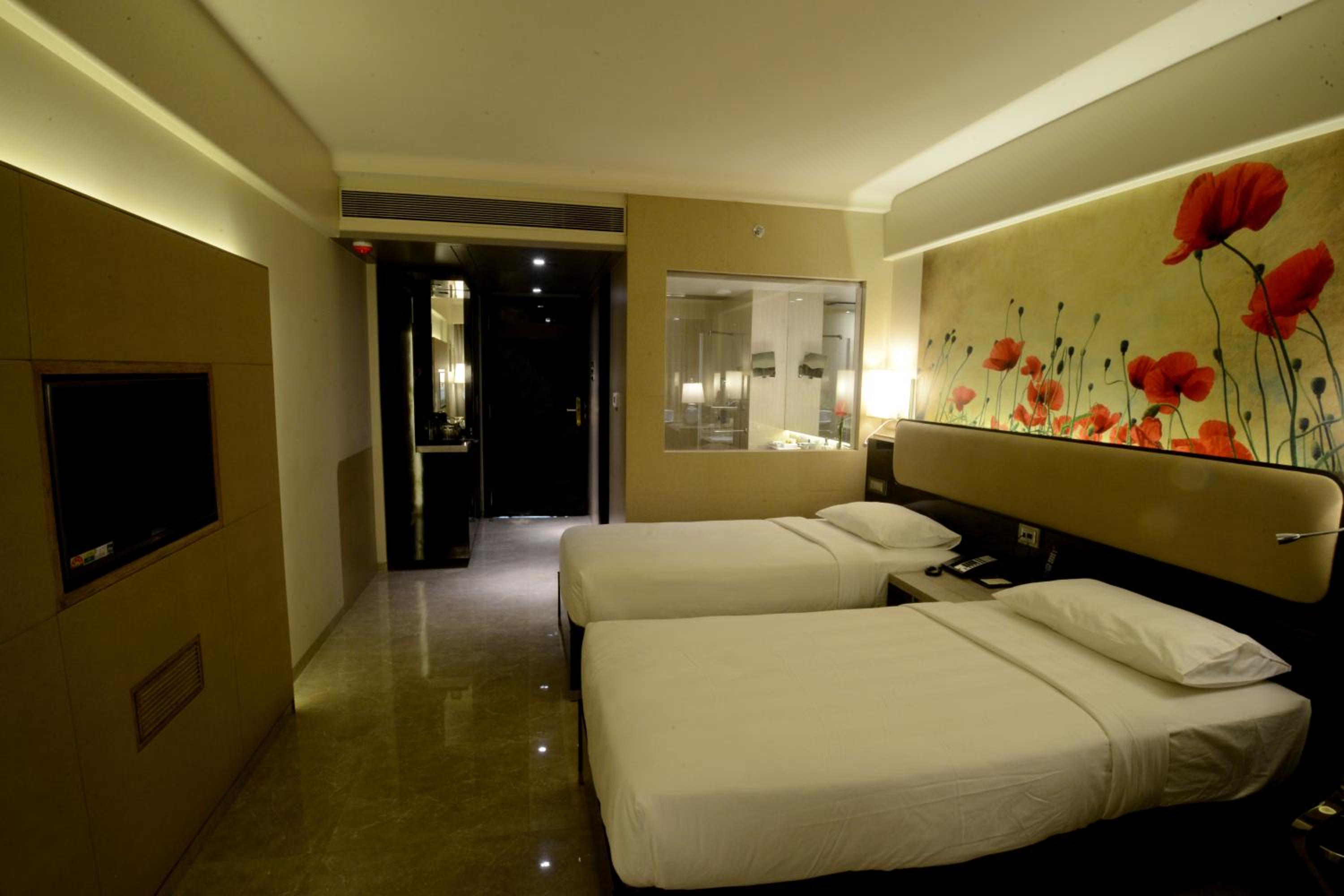 Deluxe Queen Room with Two Queen Beds
