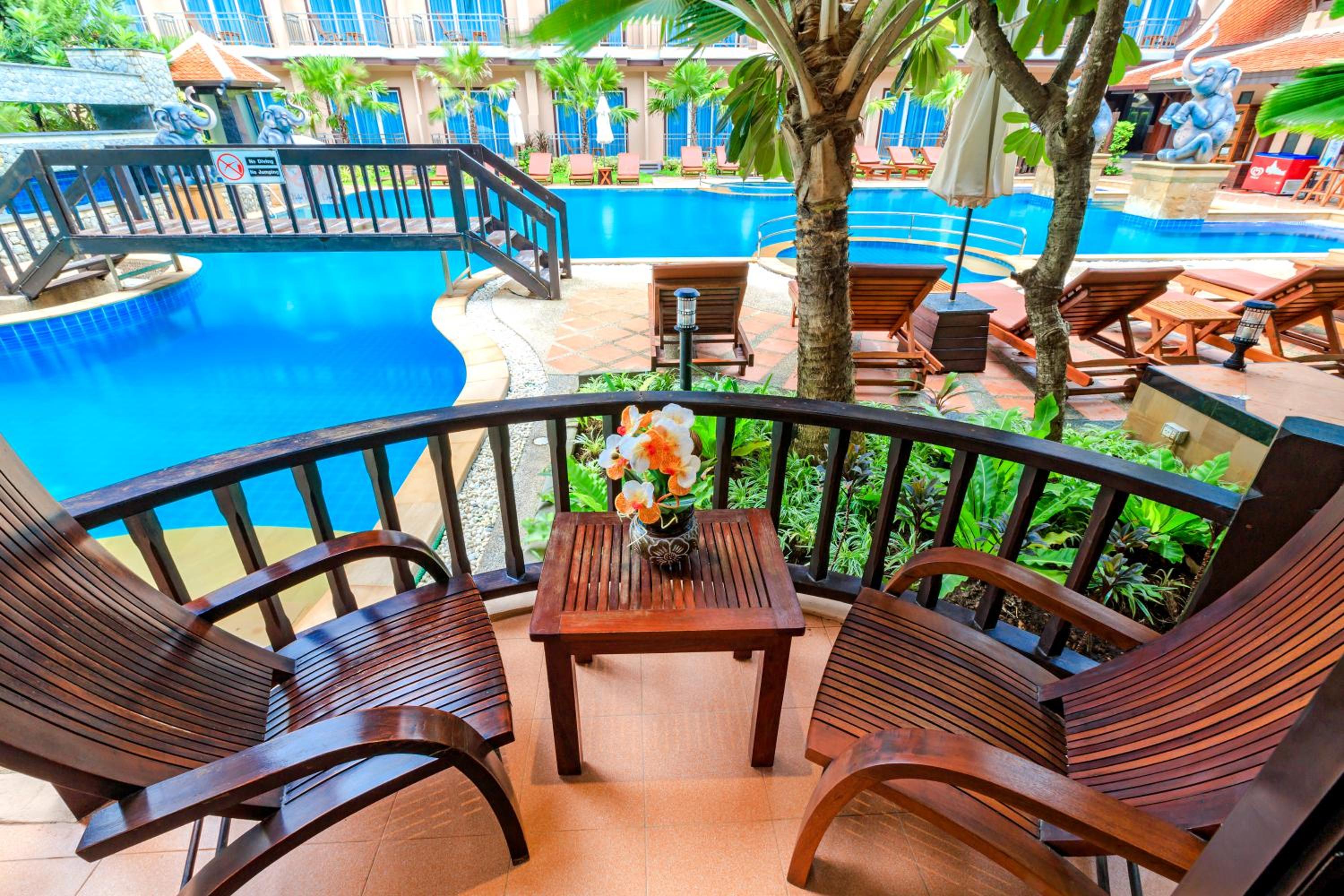 Grand Deluxe Double or Twin Room with Pool Access - Photo 4