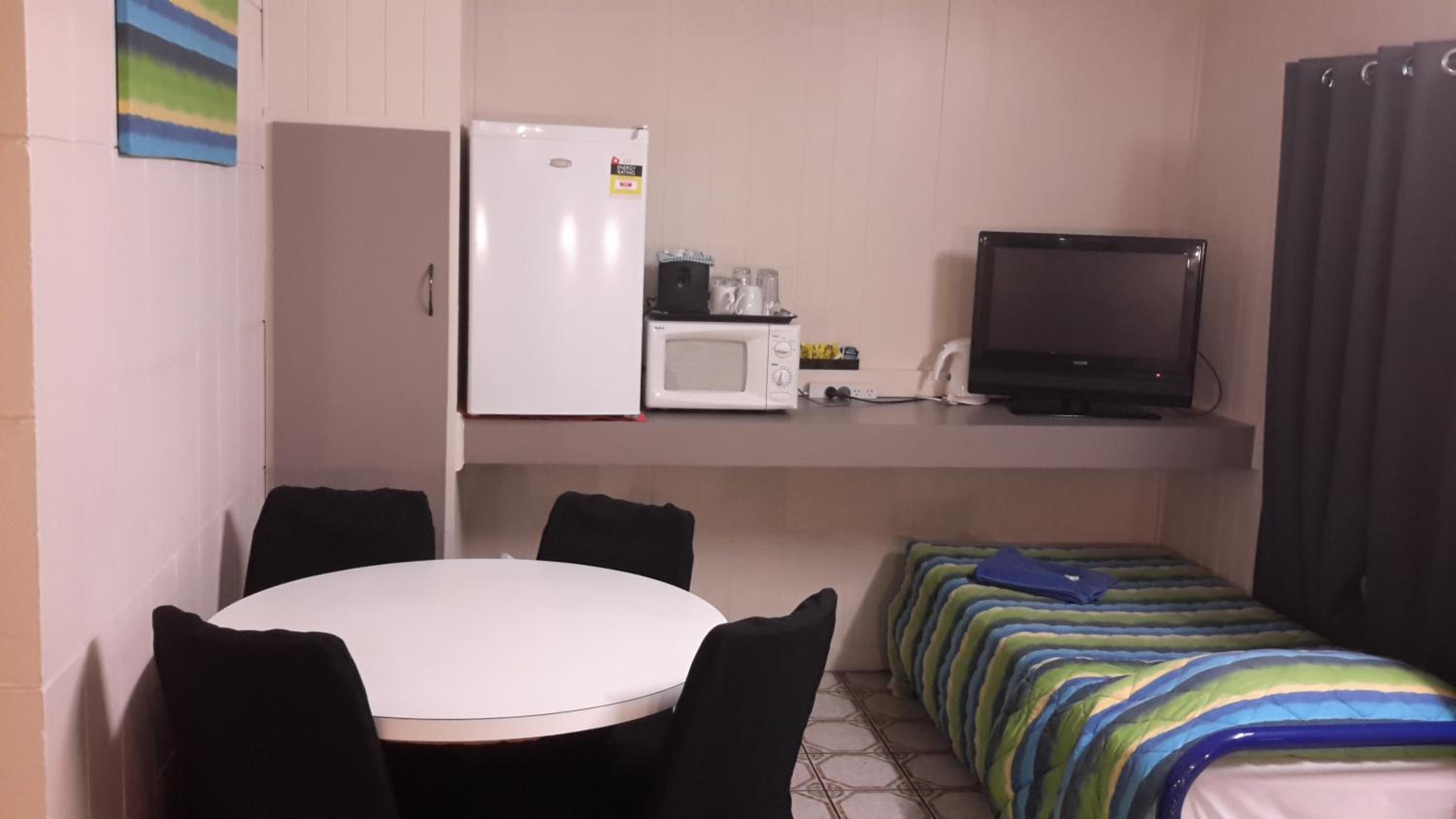 Family Room (5 Adults) photo 3