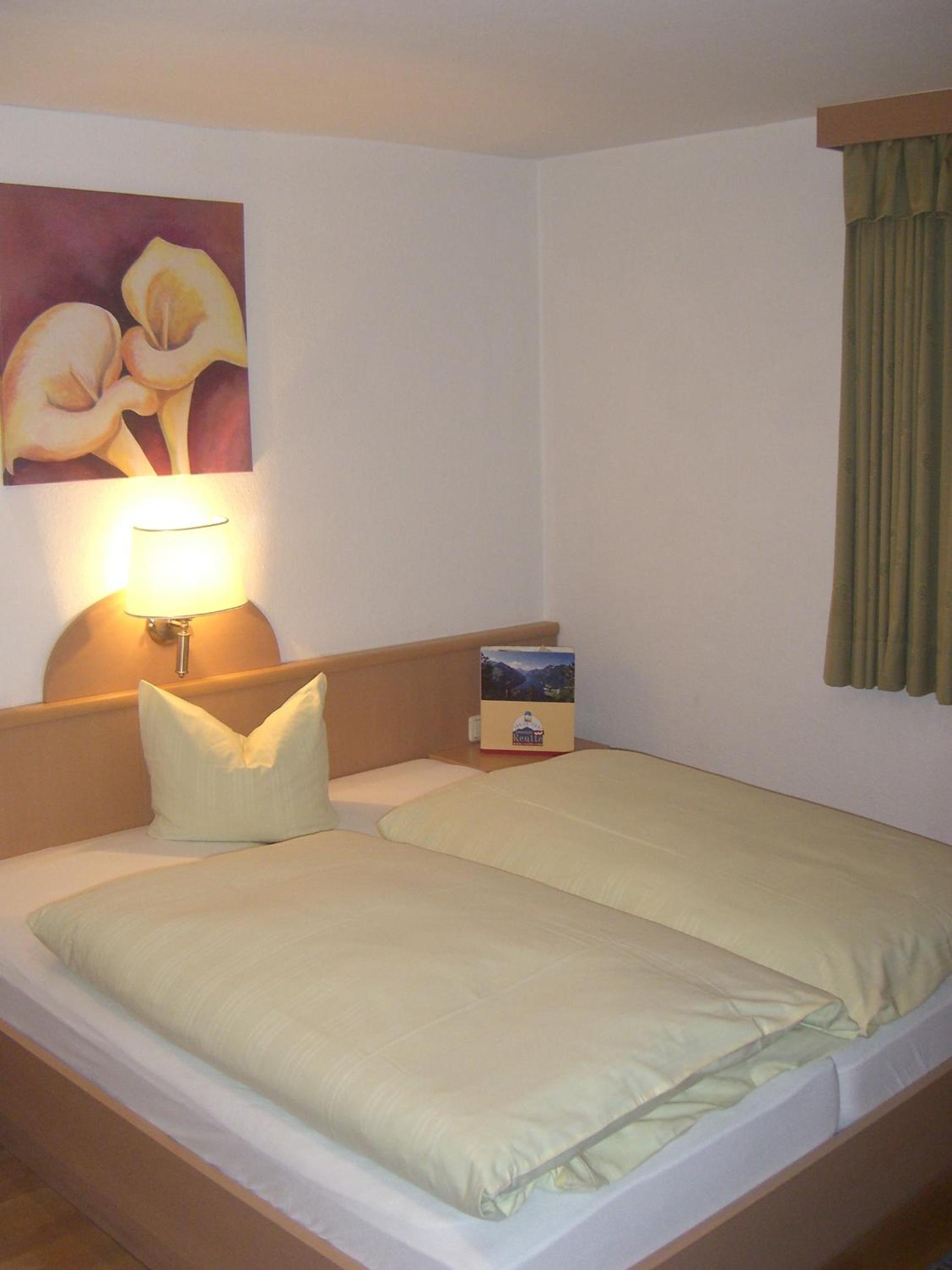 Economy Double Room photo 2