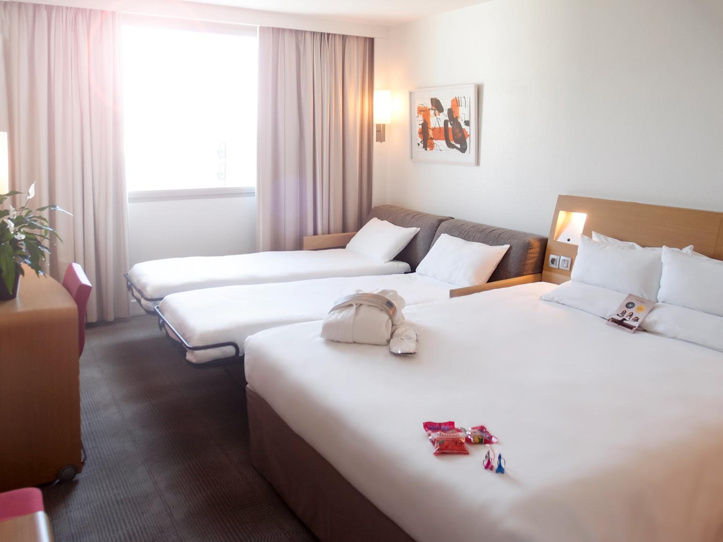 Classic Double Room with Sofa Bed - Photo 8