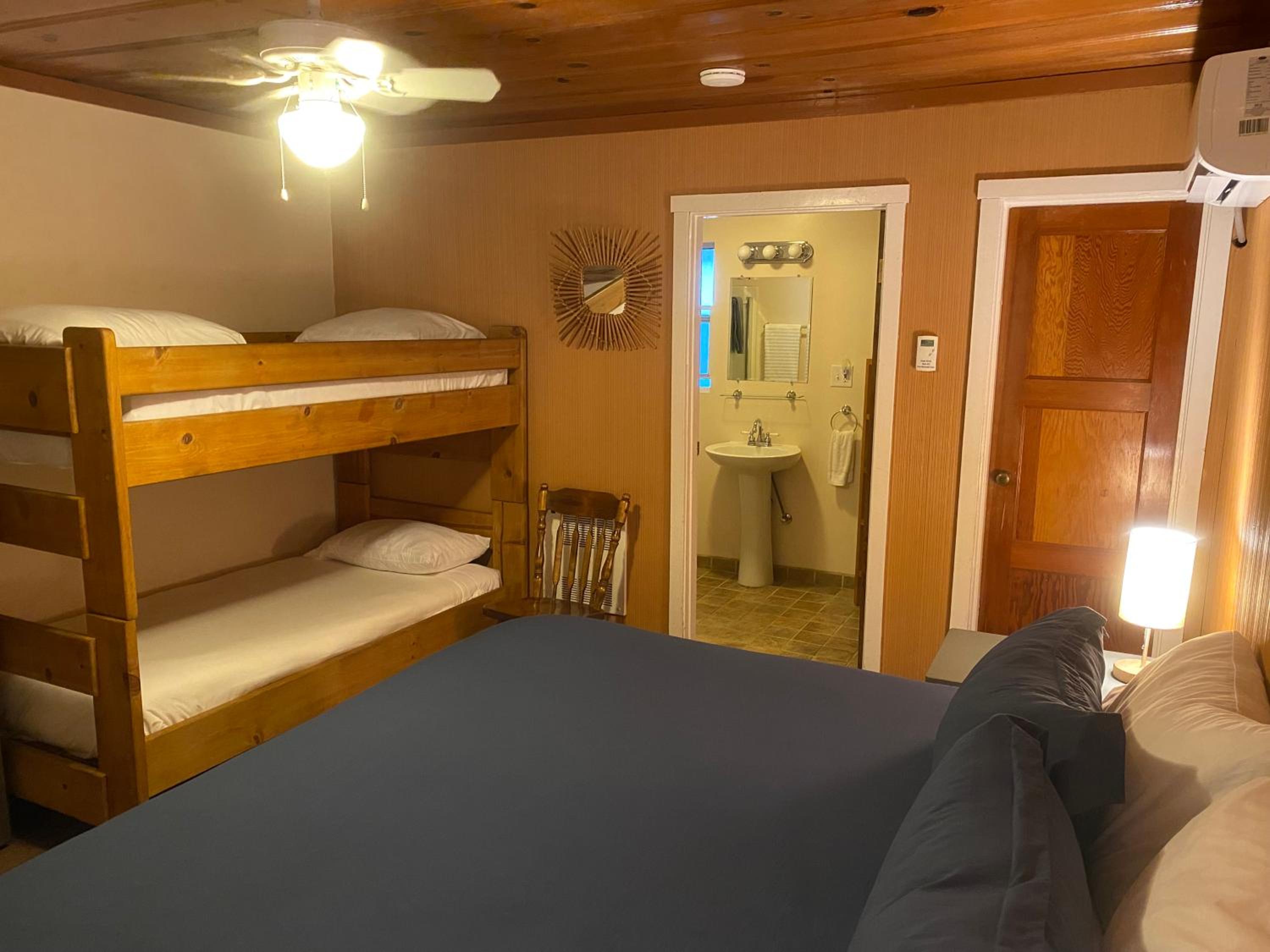 Double Room with Private Bathroom photo 2