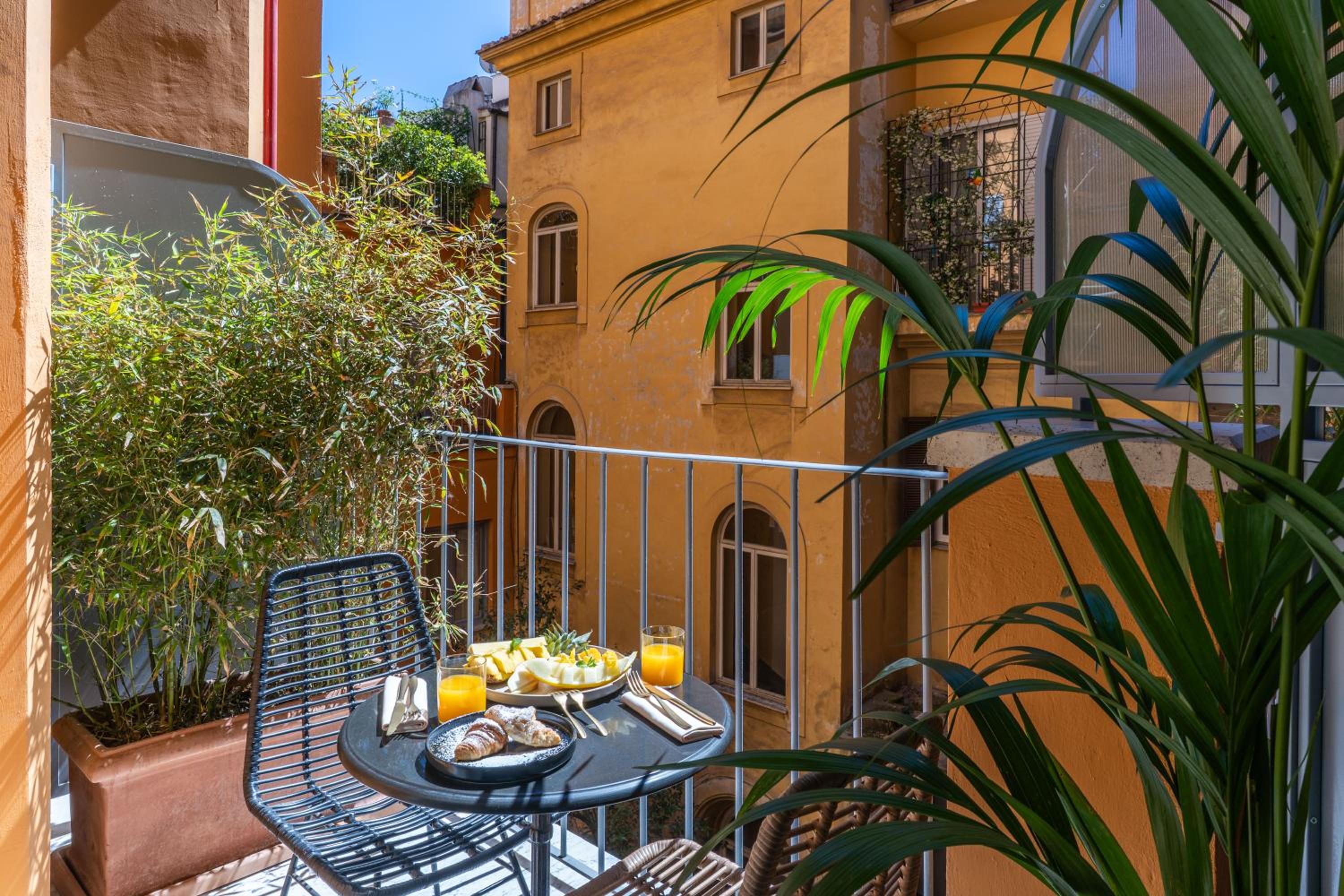 Superior Double Room with Balcony photo 2