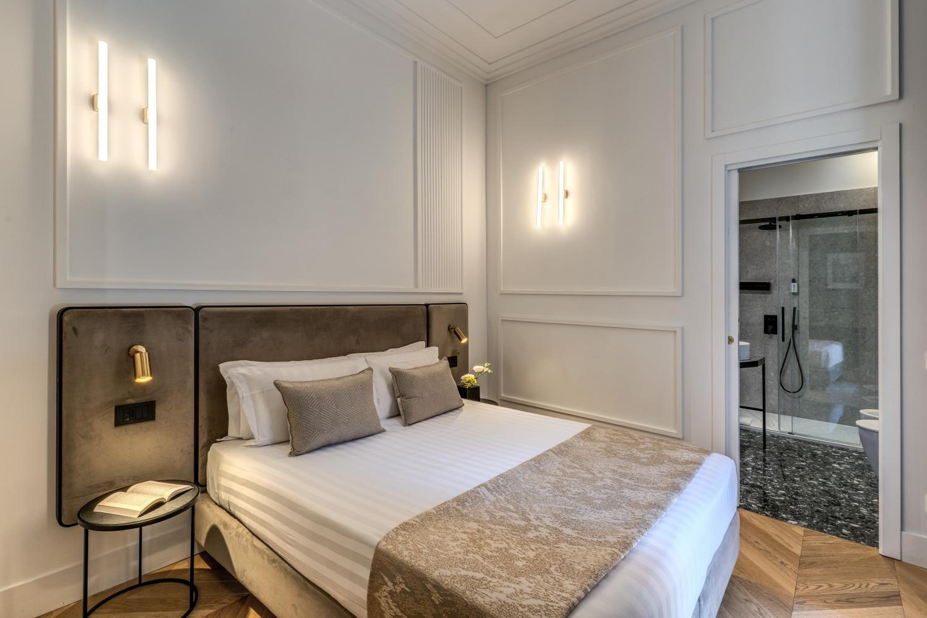Superior Double Room with Balcony photo 2