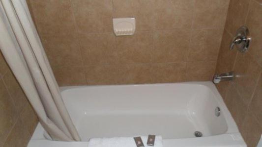 King Room - Non-Smoking - Photo 2