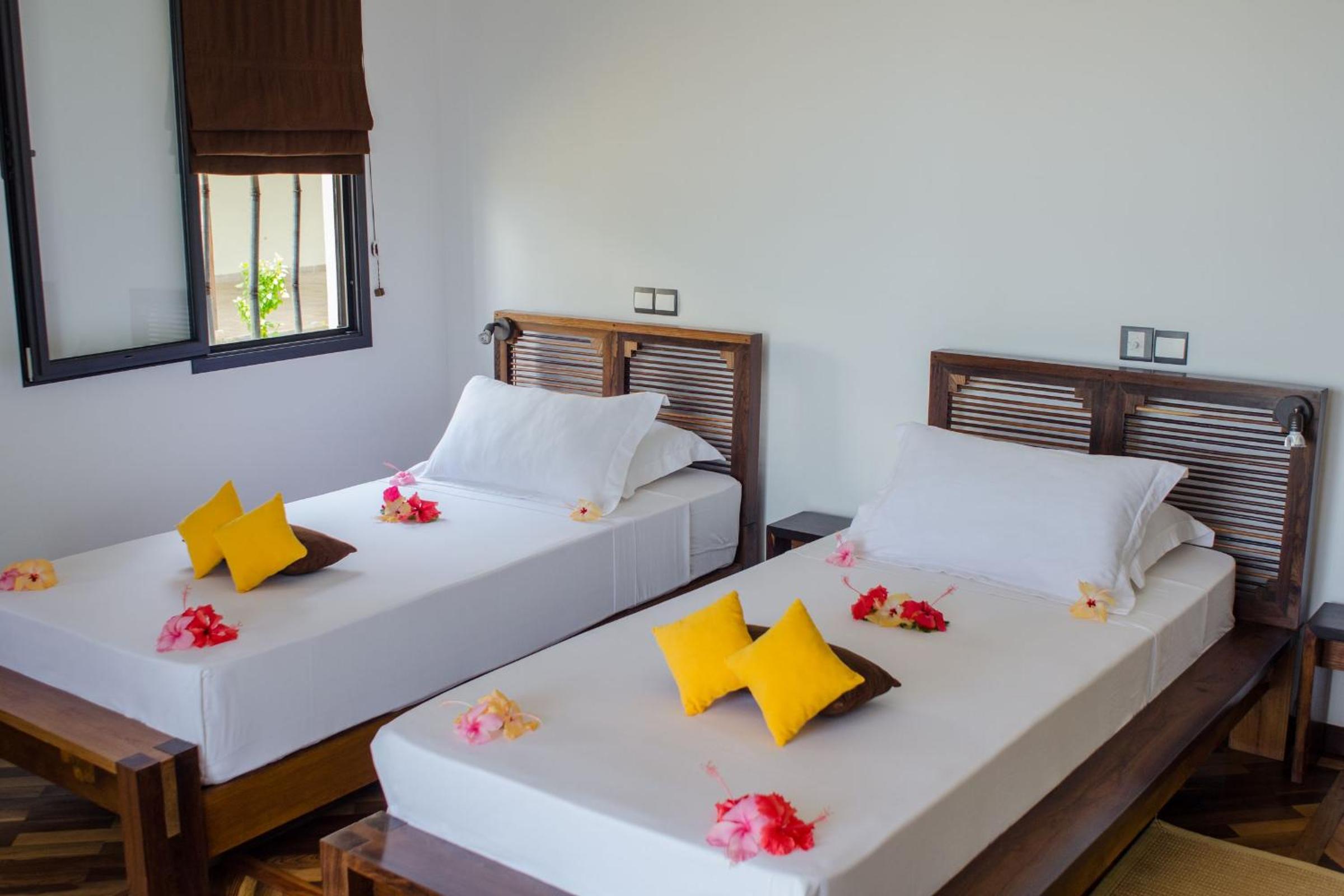 Three-Bedroom Beach Front Villa photo 1