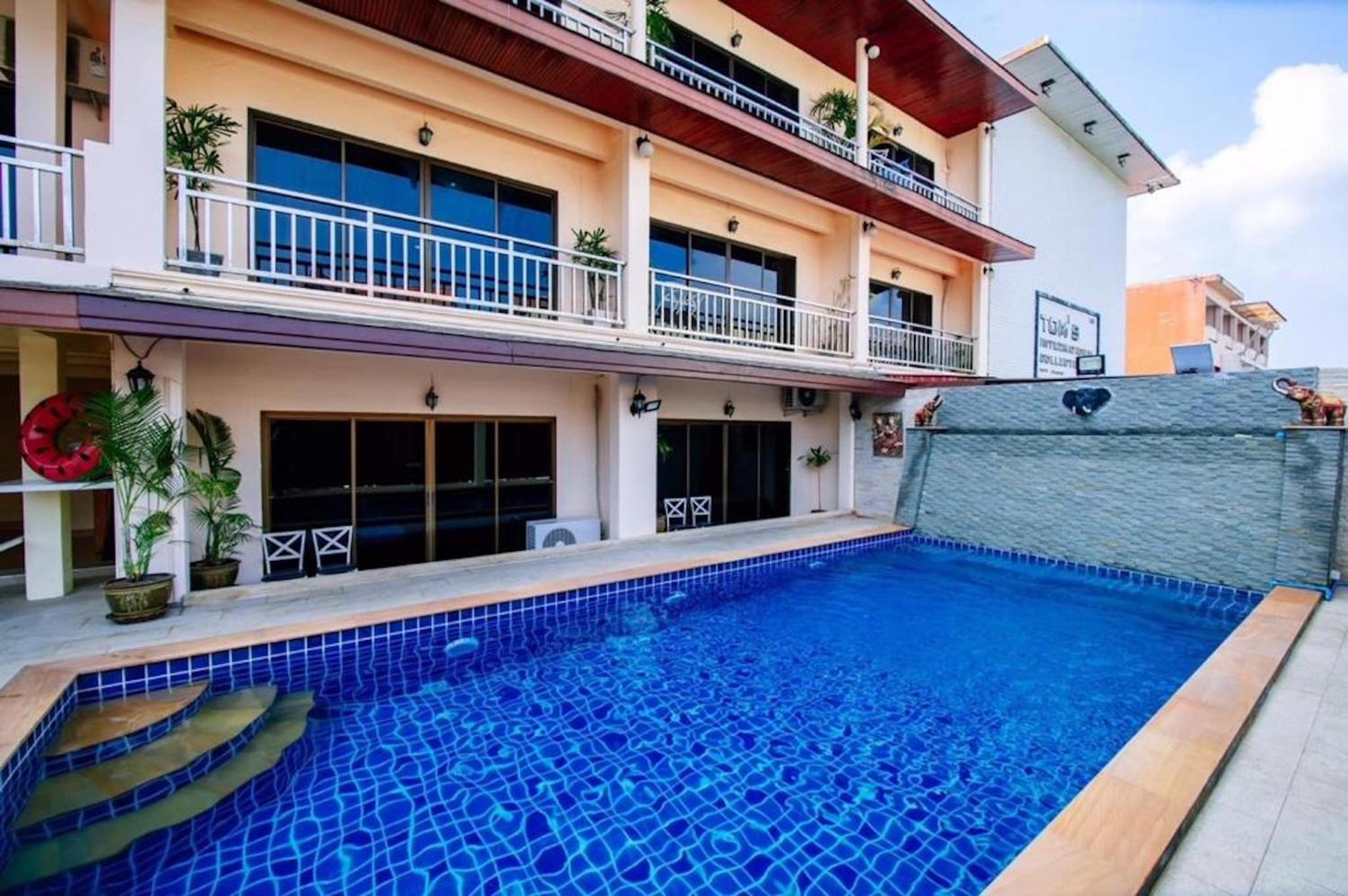 Deluxe with Pool Access 
