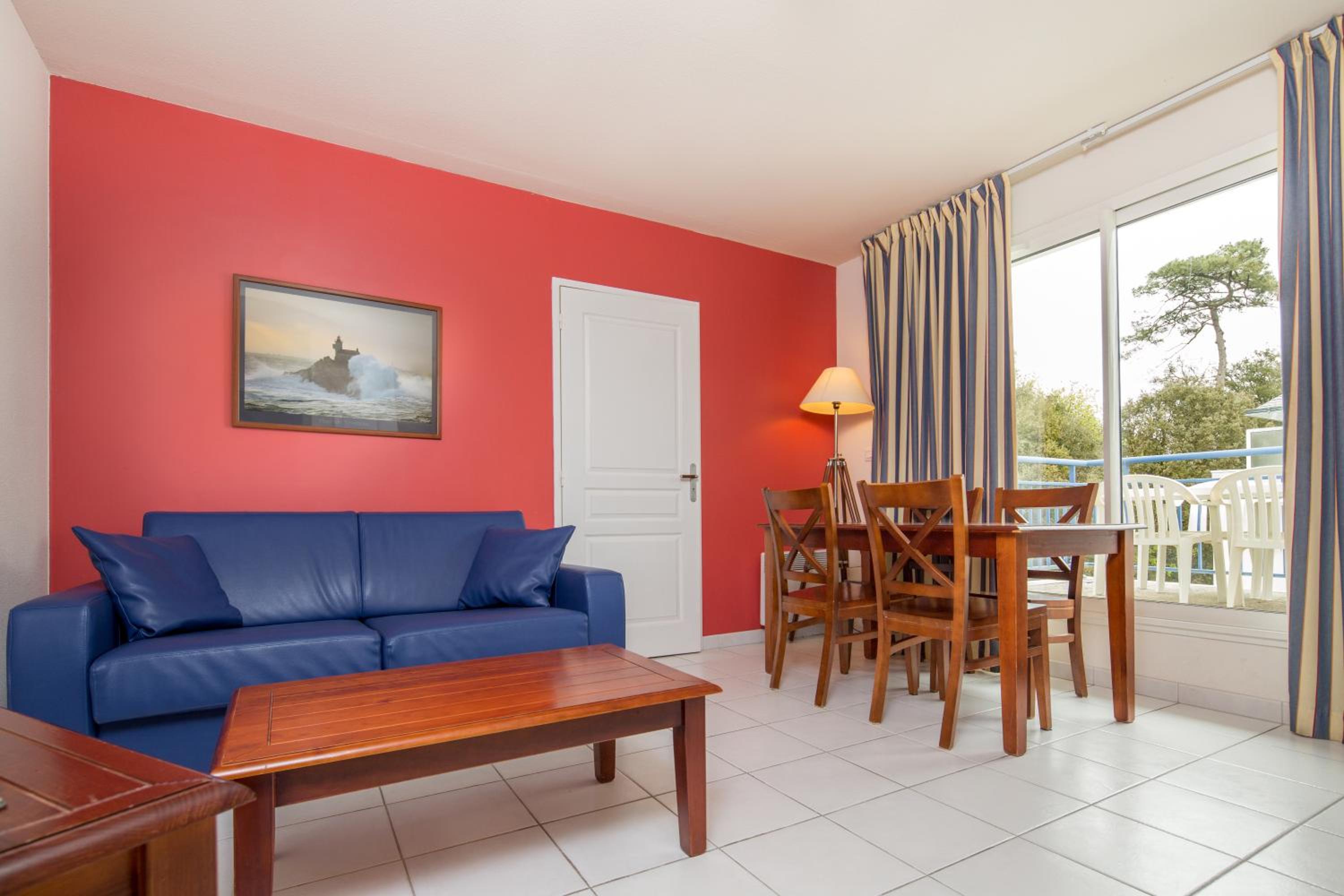 Duplex Apartment with 1 Bedroom and 1 Alcove