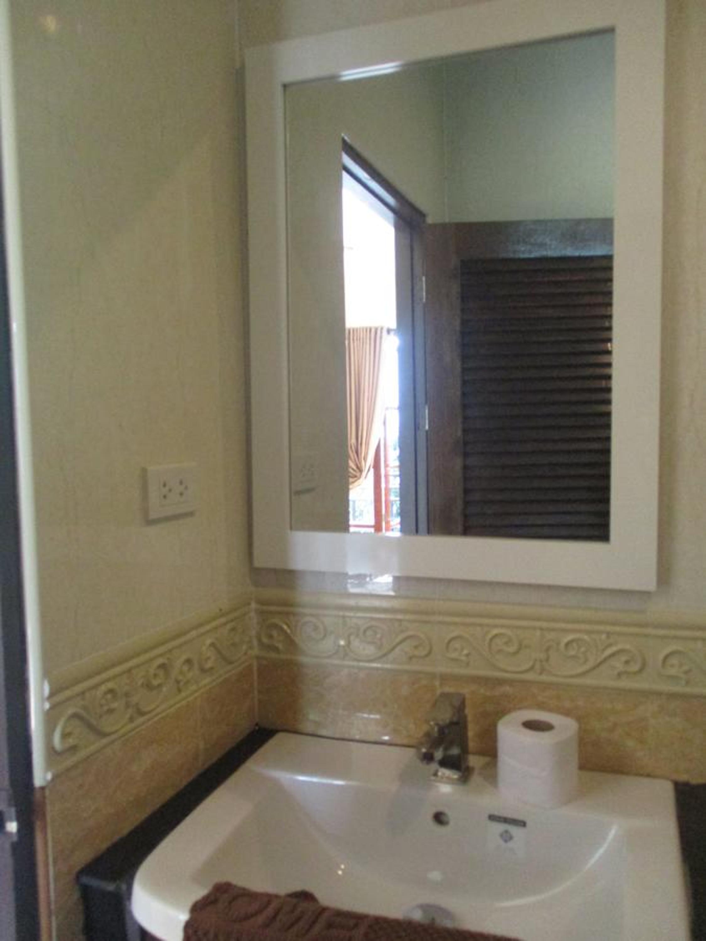 Standard Double Room with Sea View - Photo 4