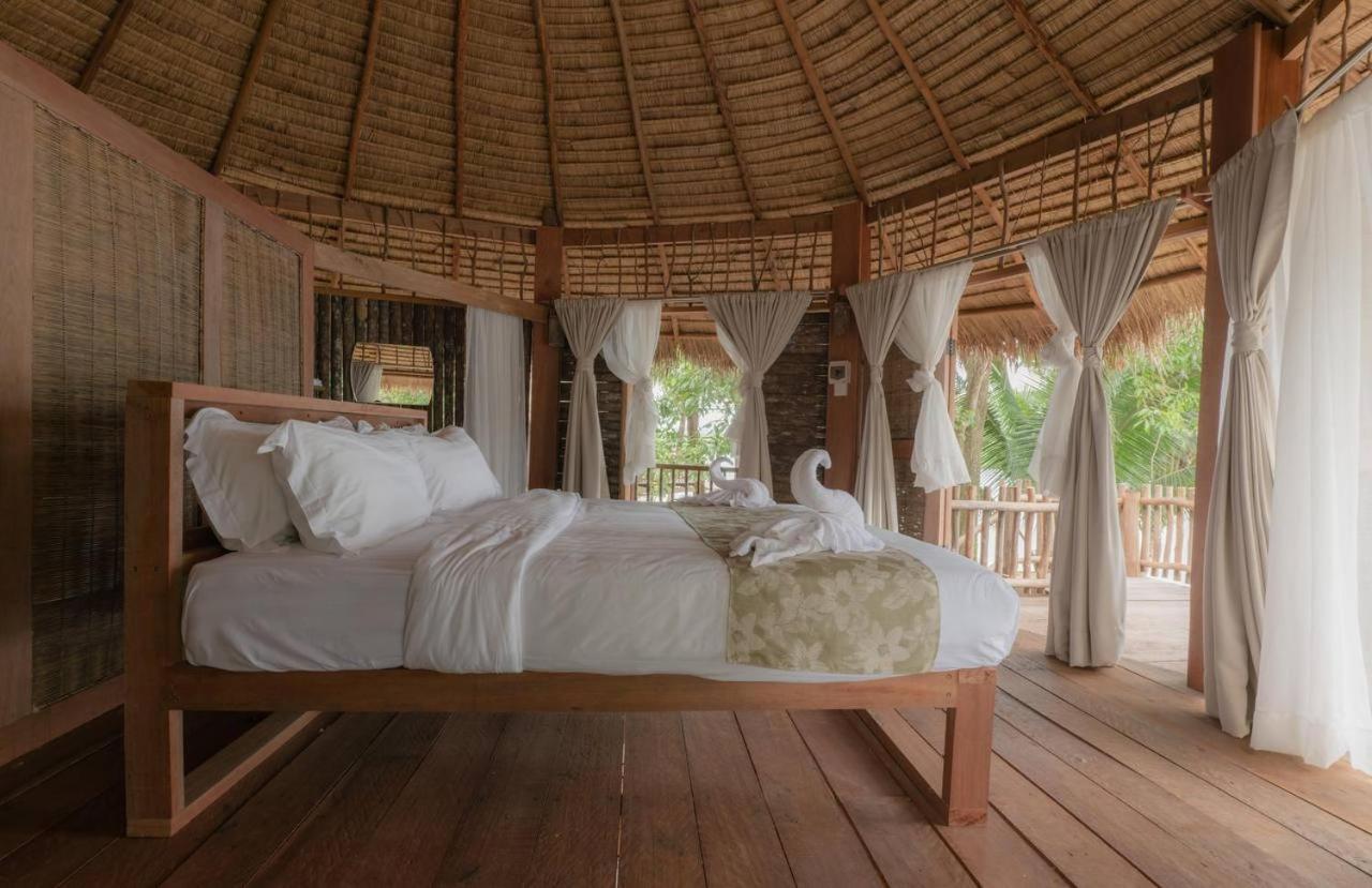 Deluxe Bungalow photo 3