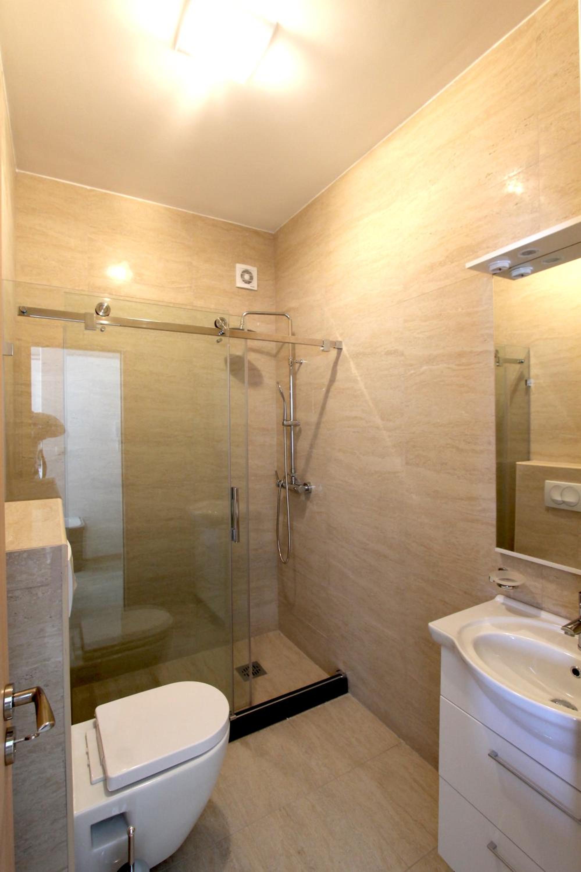 One-Bedroom Apartment with Balcony and Sea View photo 2
