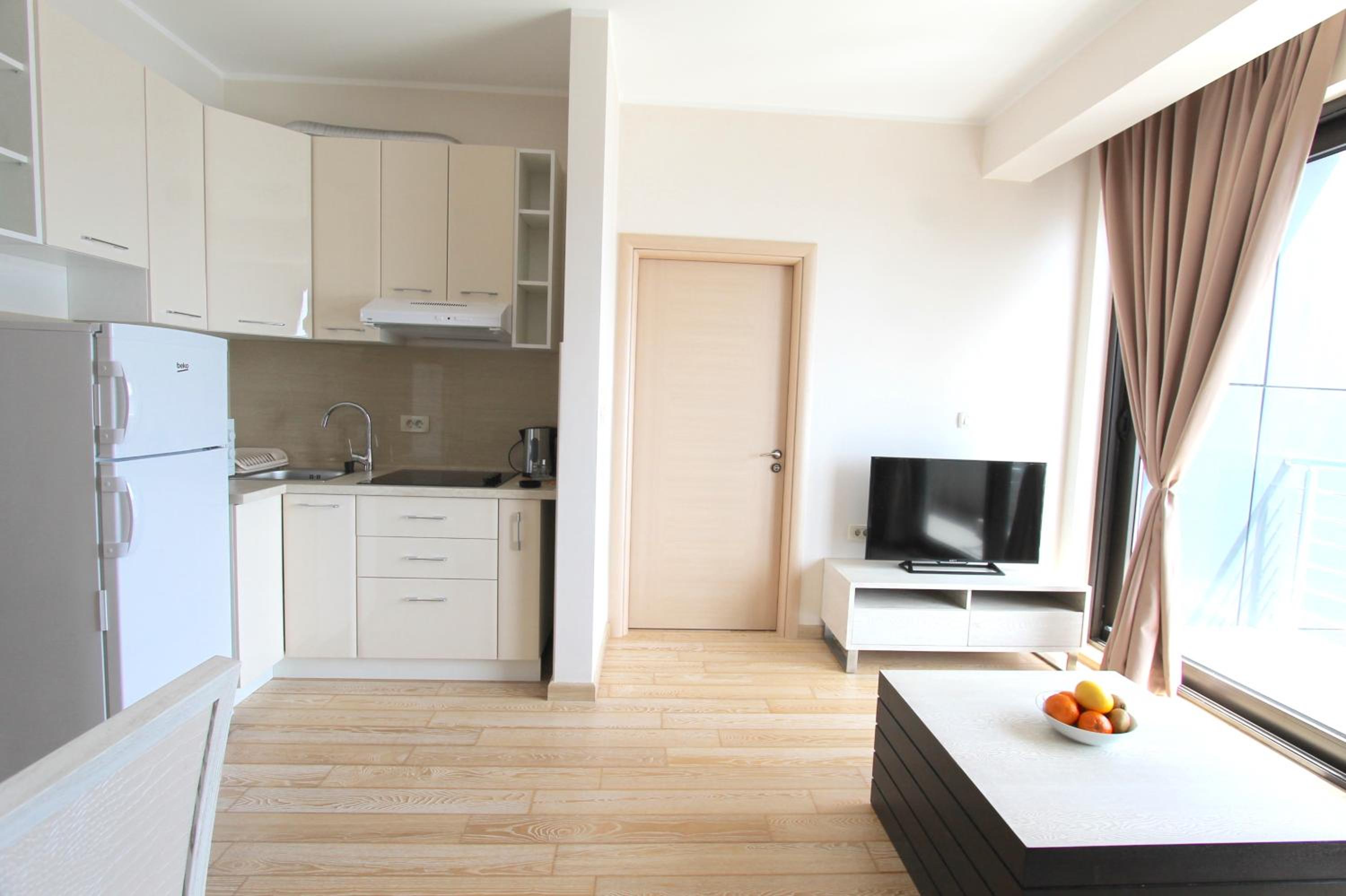 Two-Bedroom Apartment with Balcony and Sea View photo 2