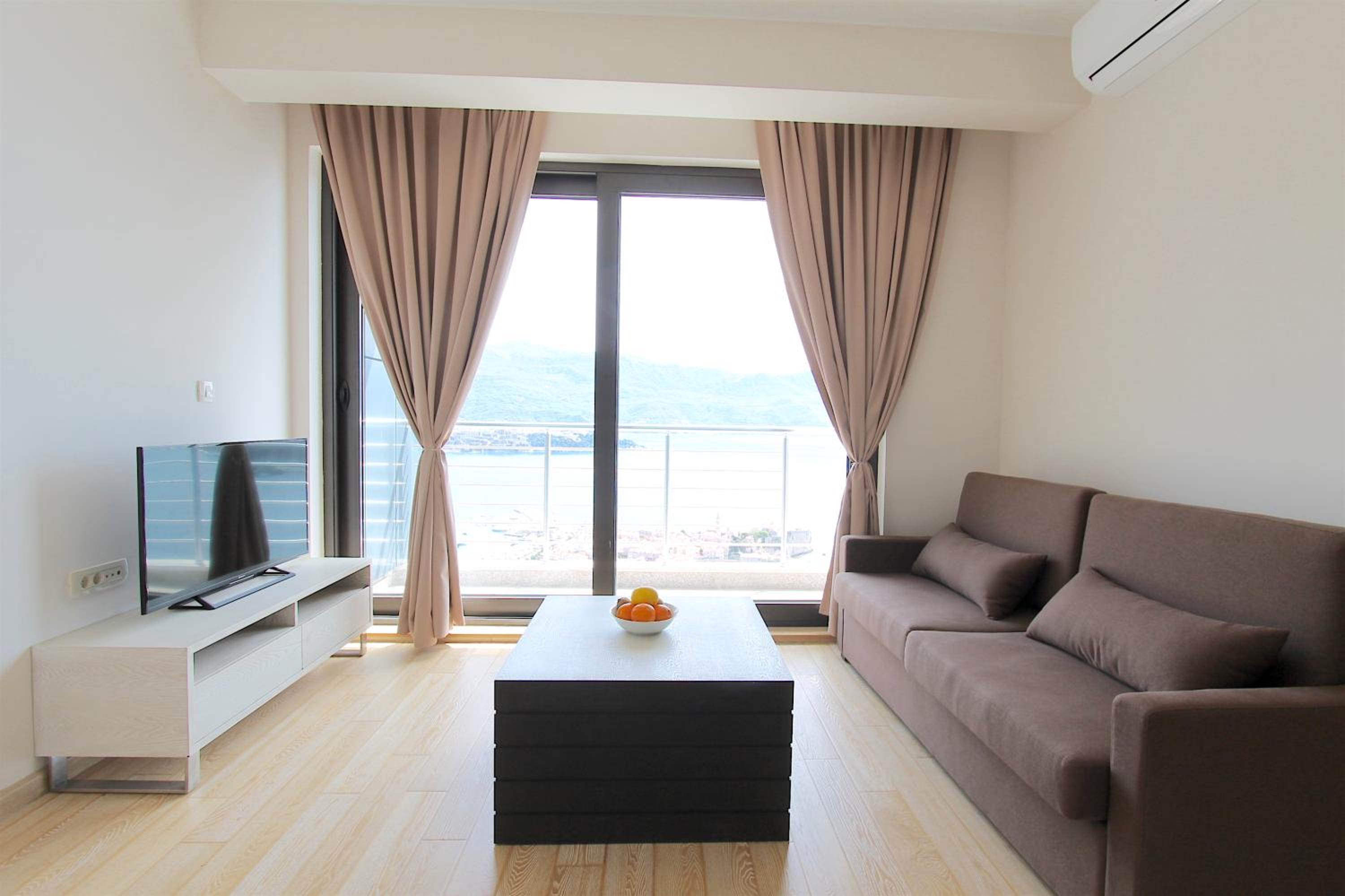 Two-Bedroom Apartment with Balcony and Sea View photo 1