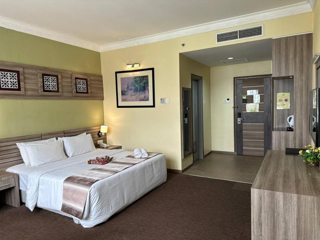 Superior Hillview Double Bed photo 2