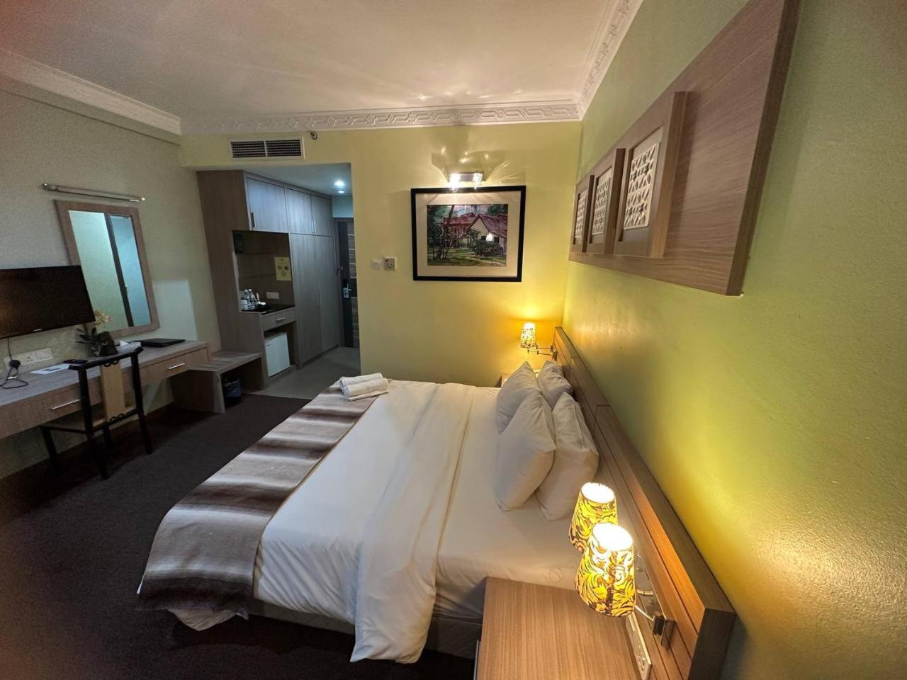 Deluxe Seaview Double Bed