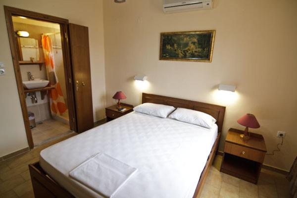 Deluxe Double or Twin Room photo 1