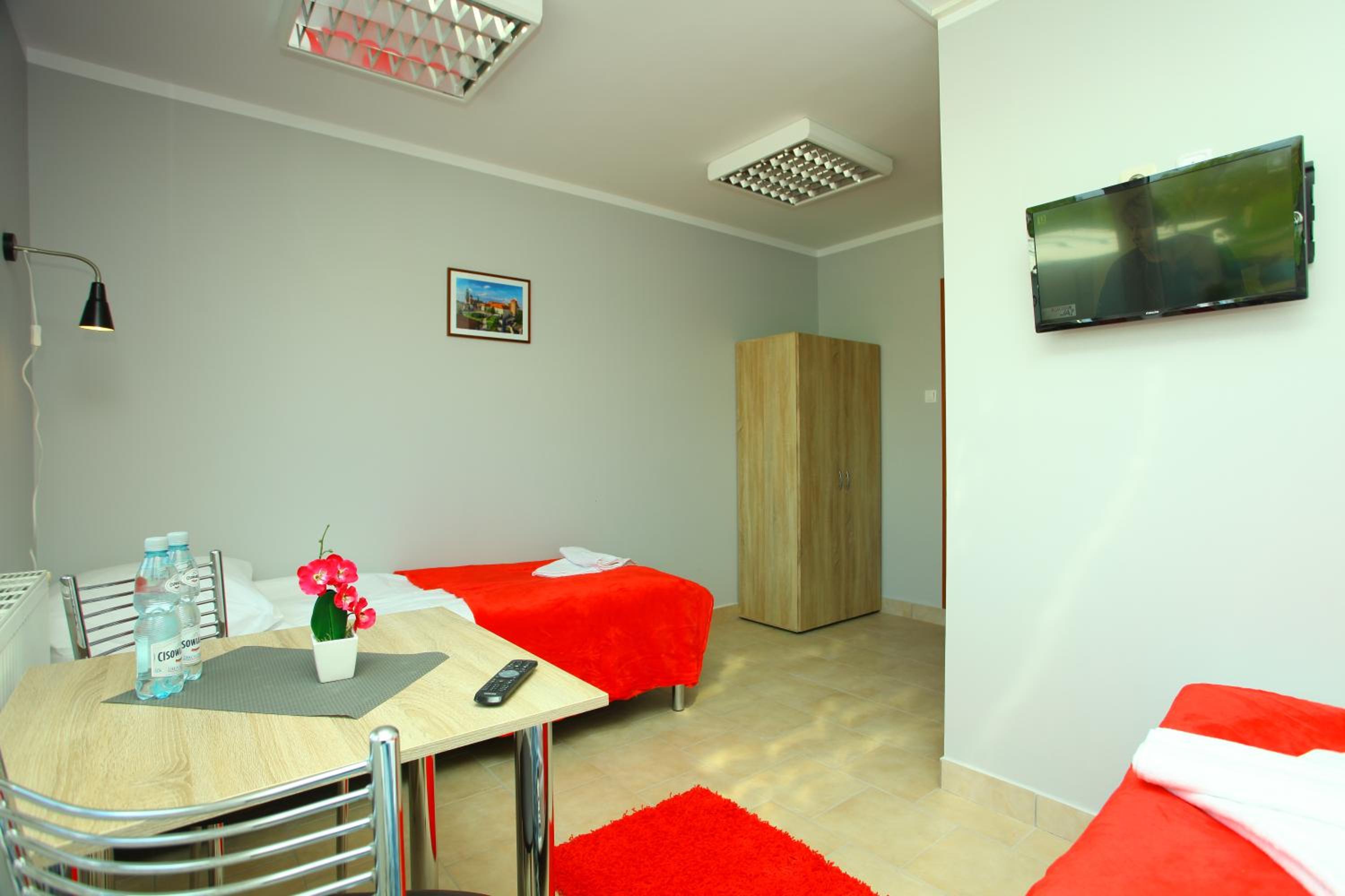 Twin Room - Photo 4