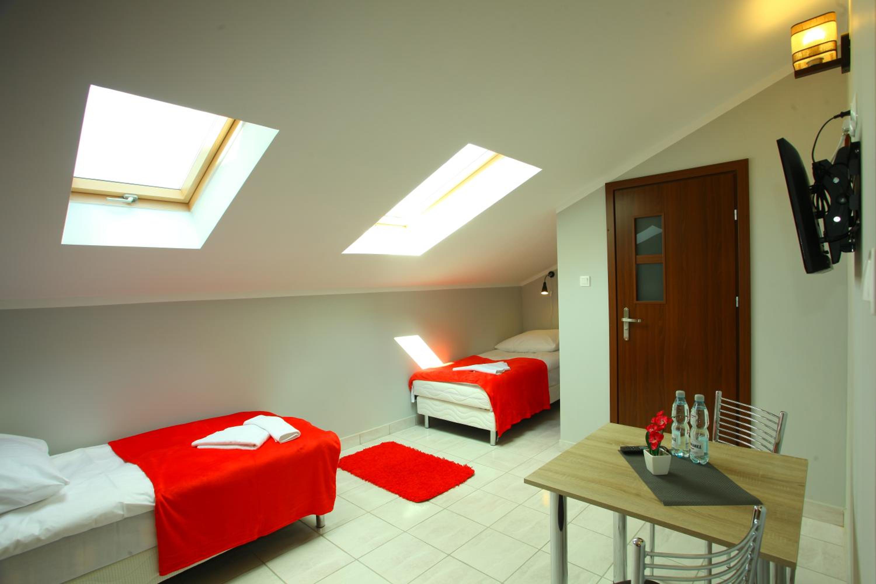 Twin Room - Photo 5