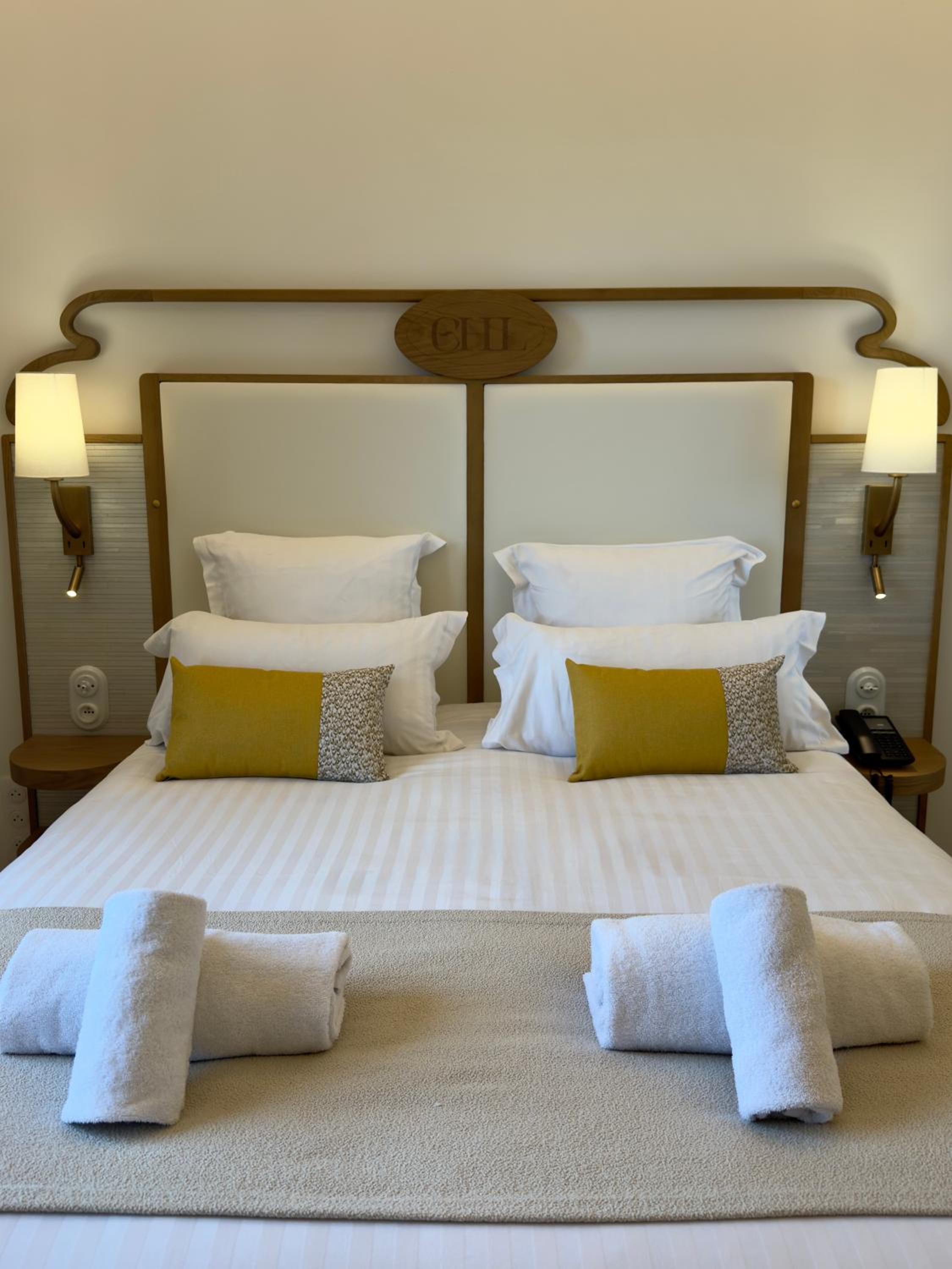 Comfort Queen Room with Sea View - Non-Smoking - Photo 10