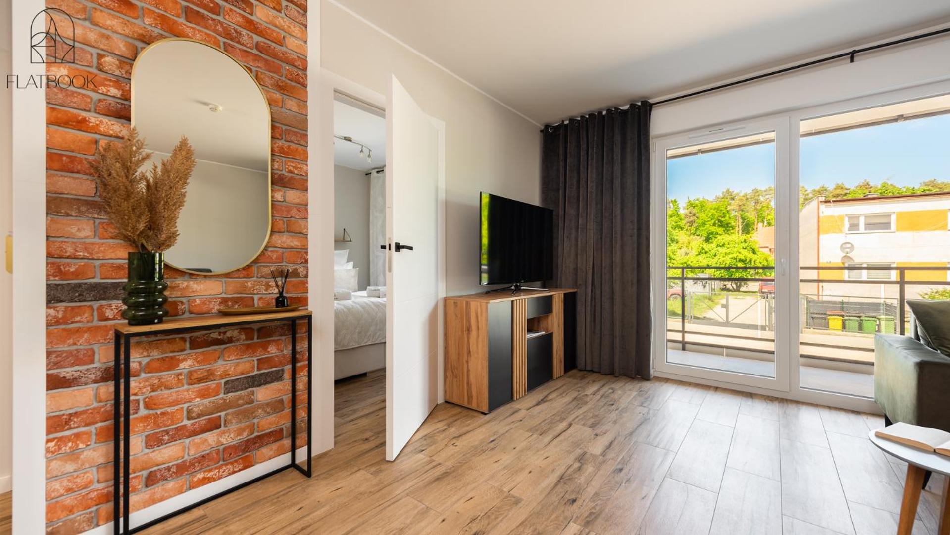 One-Bedroom Apartment with Balcony photo 3