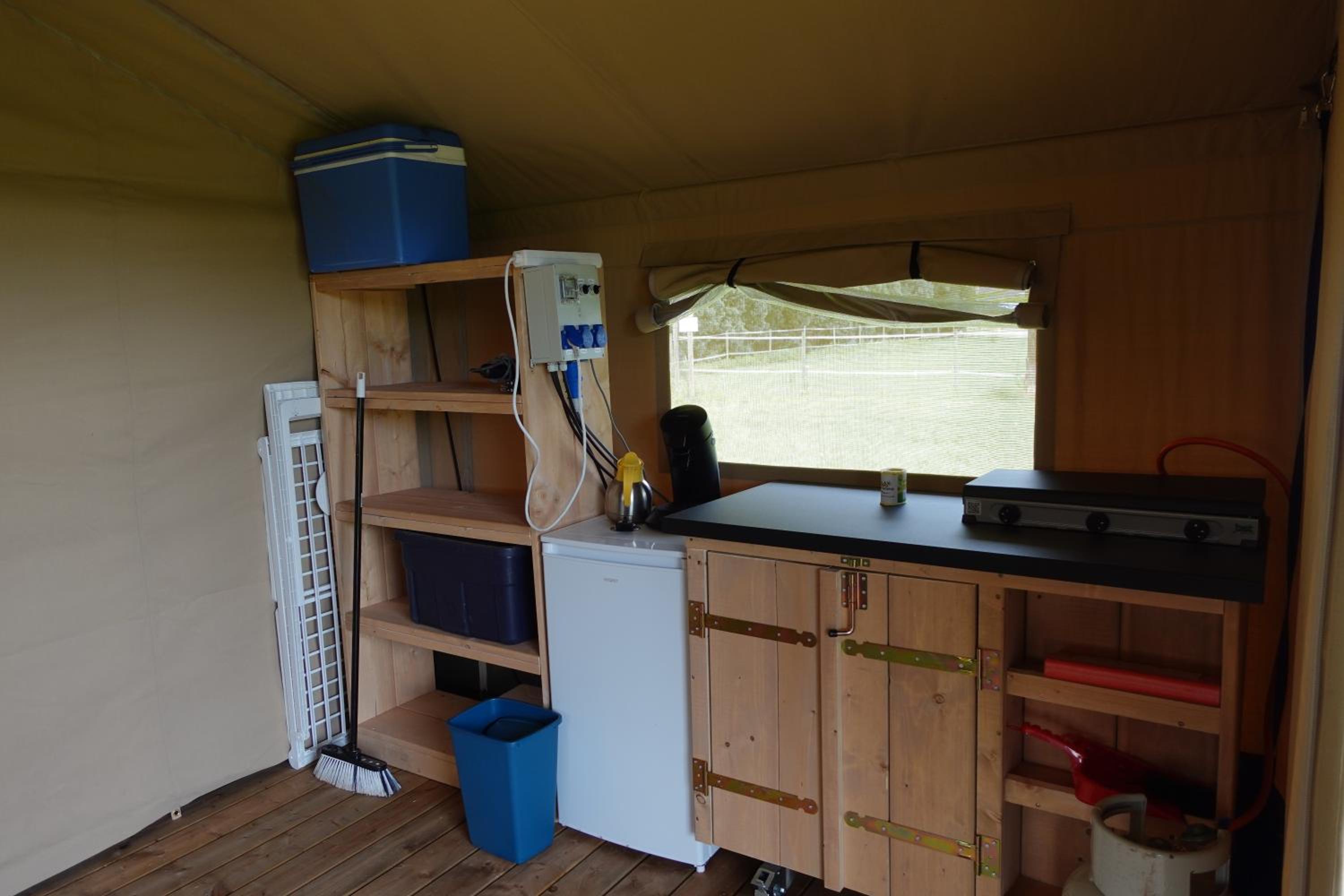 Tent - Photo 2