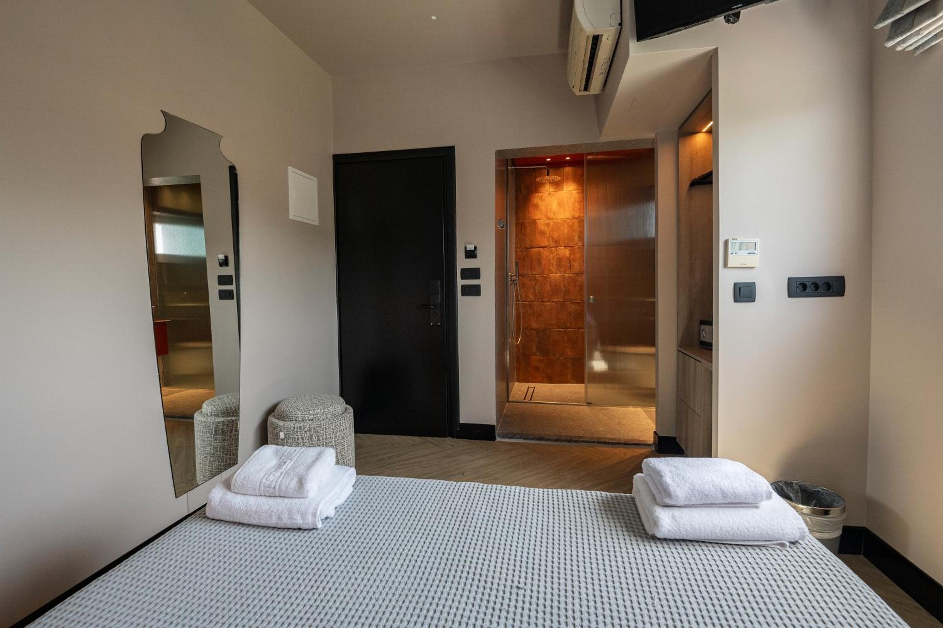 Small Double Room photo 2