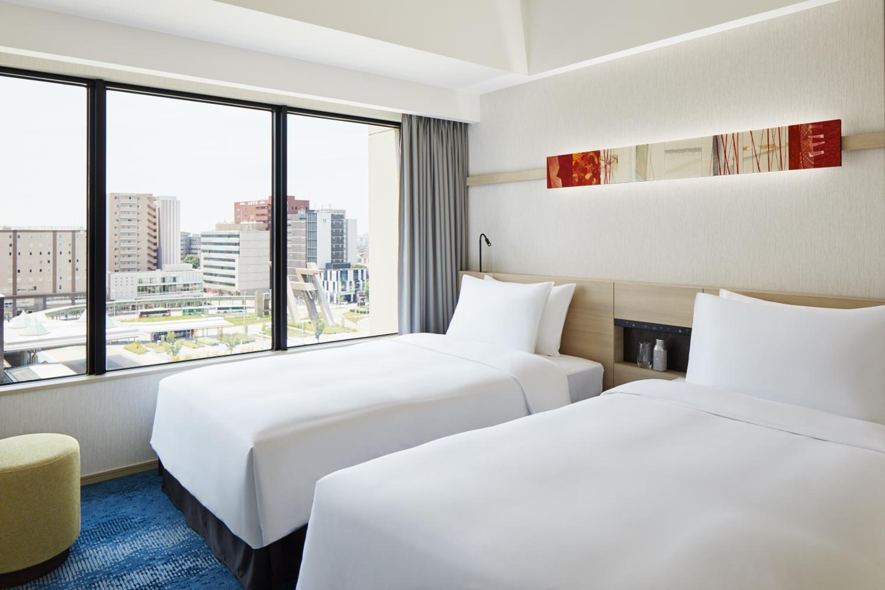 Two-Bedroom King Suite with Two Twin Beds and Sofa Bed - Kitchen - Photo 2