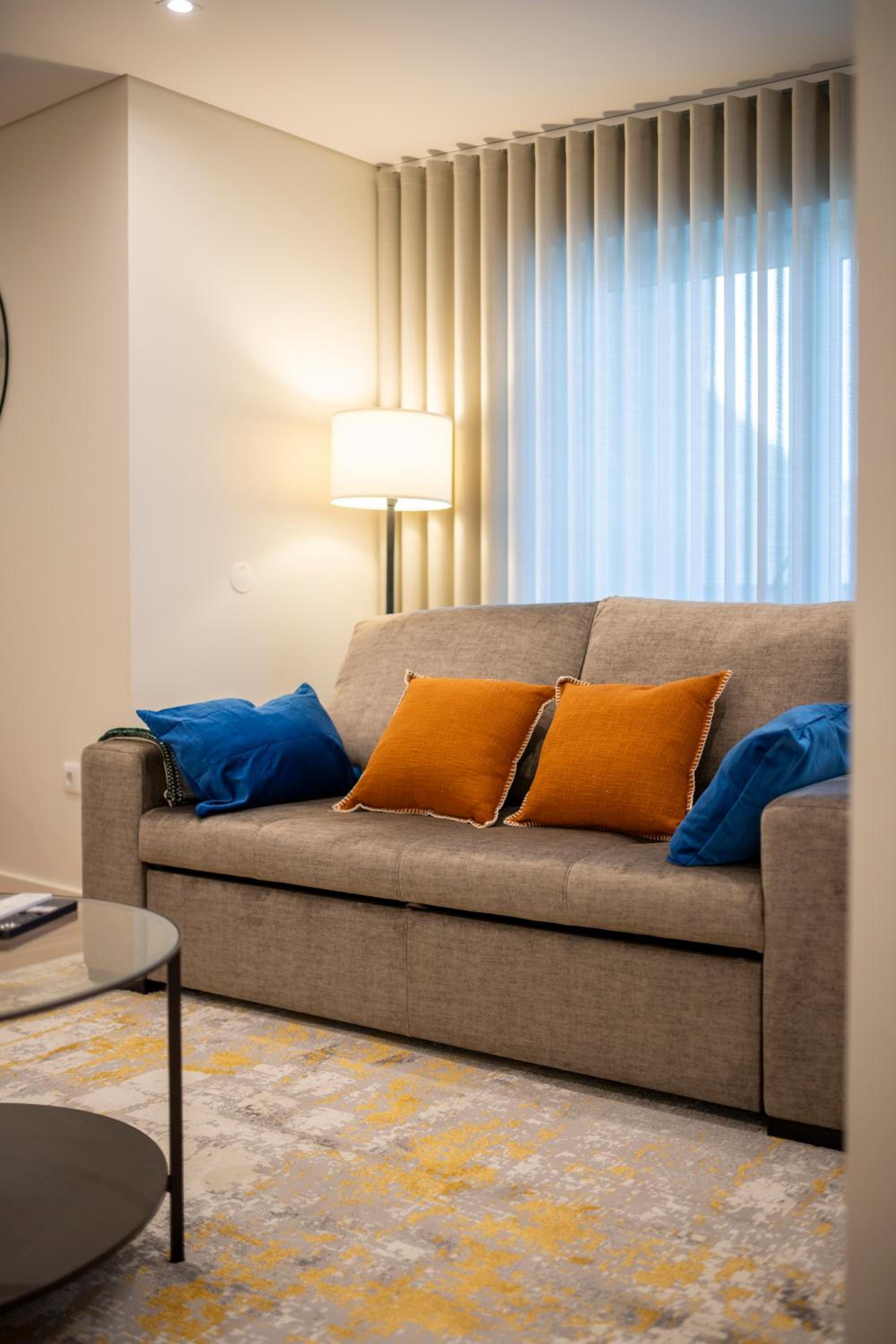 One-Bedroom Apartment with Balcony photo 2