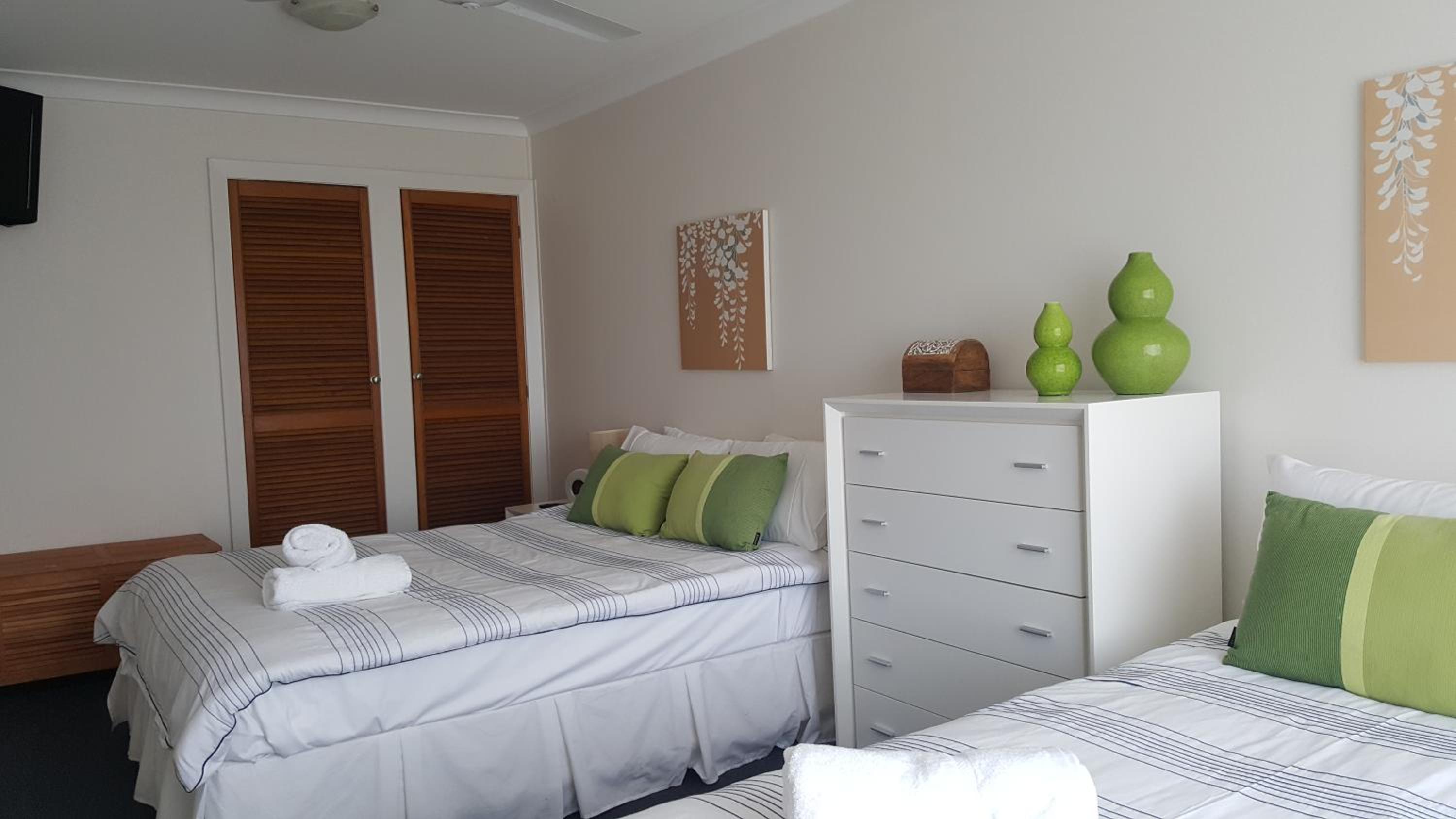 Two-Bedroom Villa - Photo 11