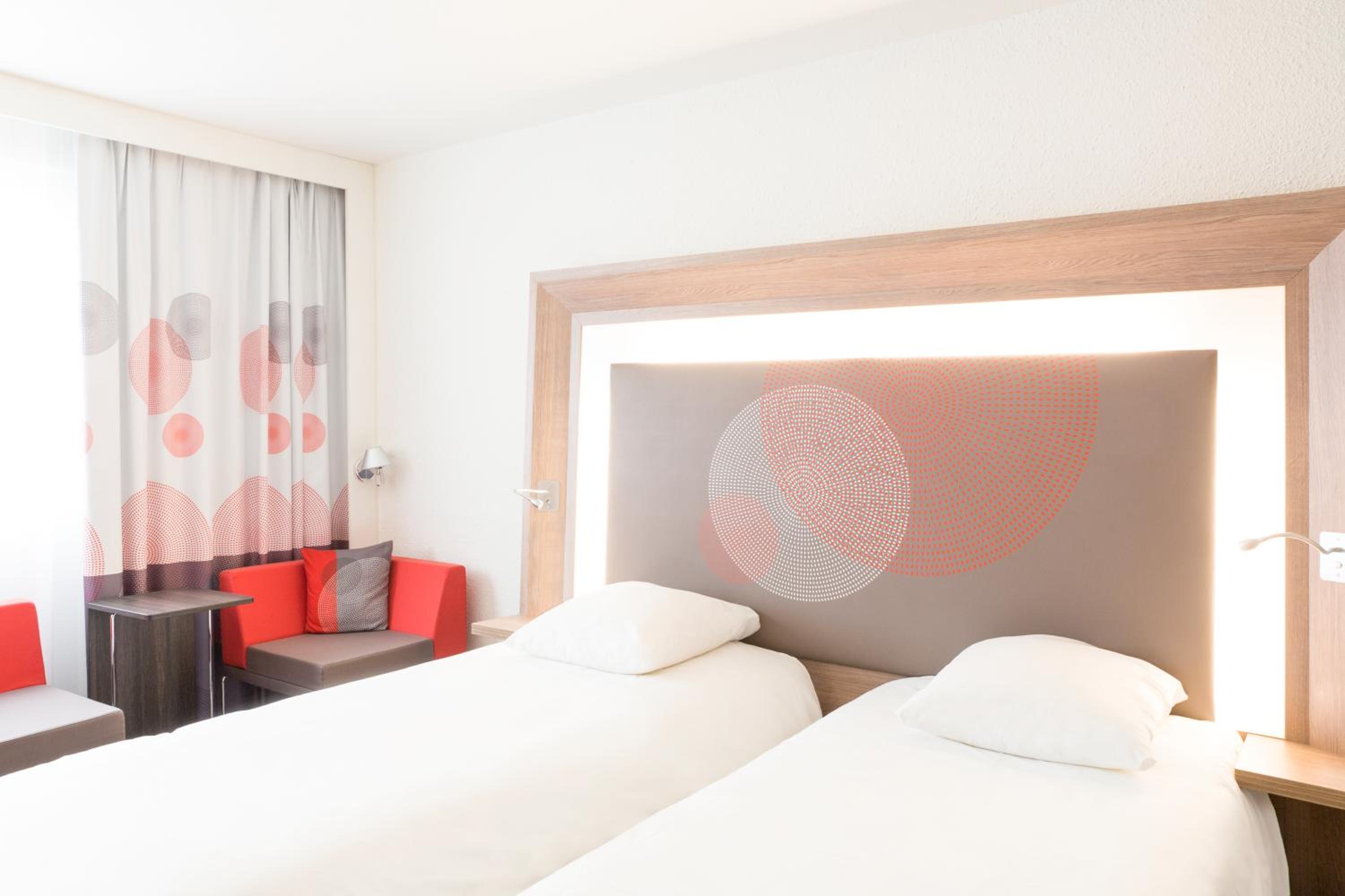 Superior Room with 2 Single Beds - Photo 5