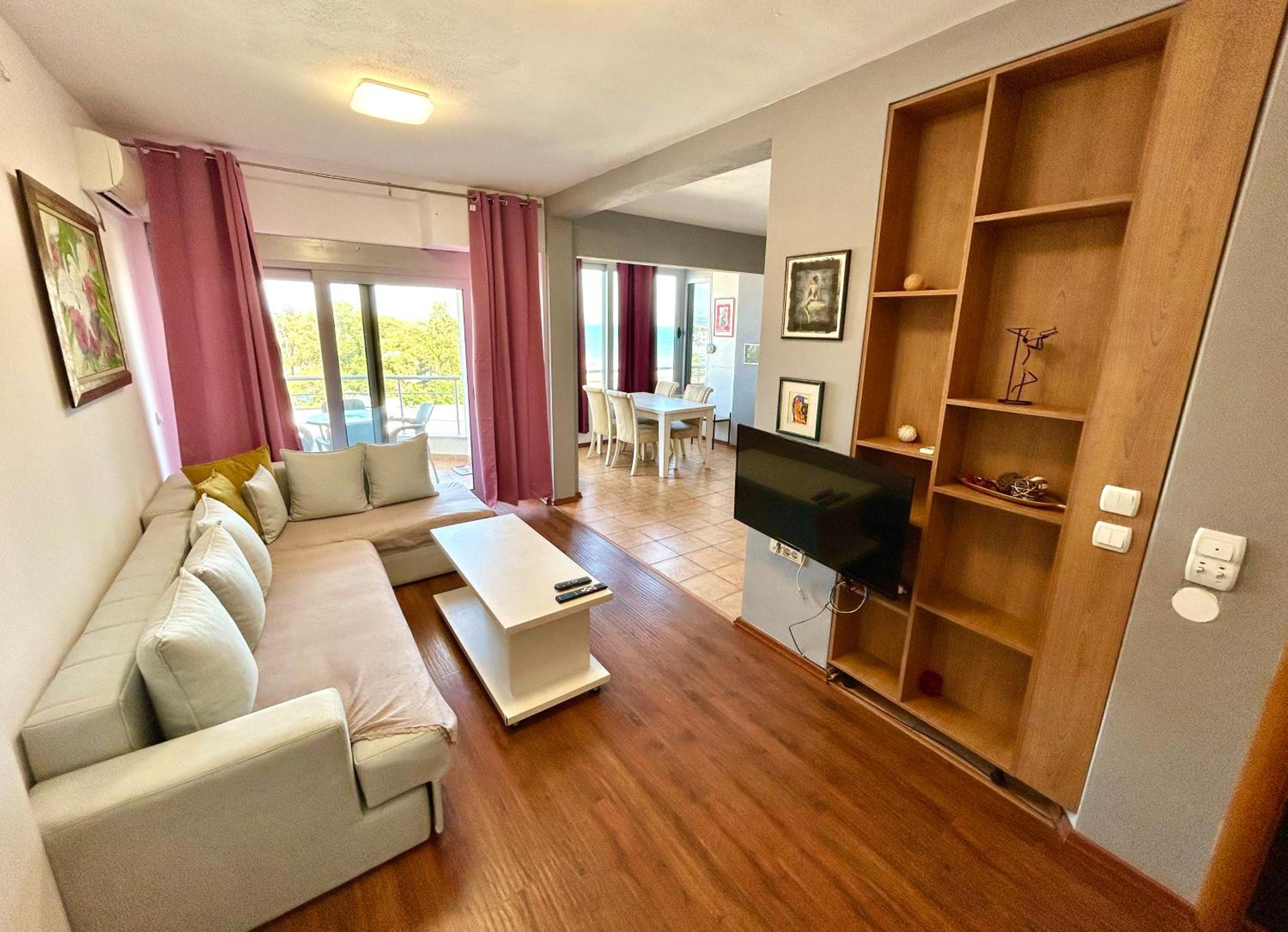 Two-Bedroom Apartment with Balcony and Sea View photo 2