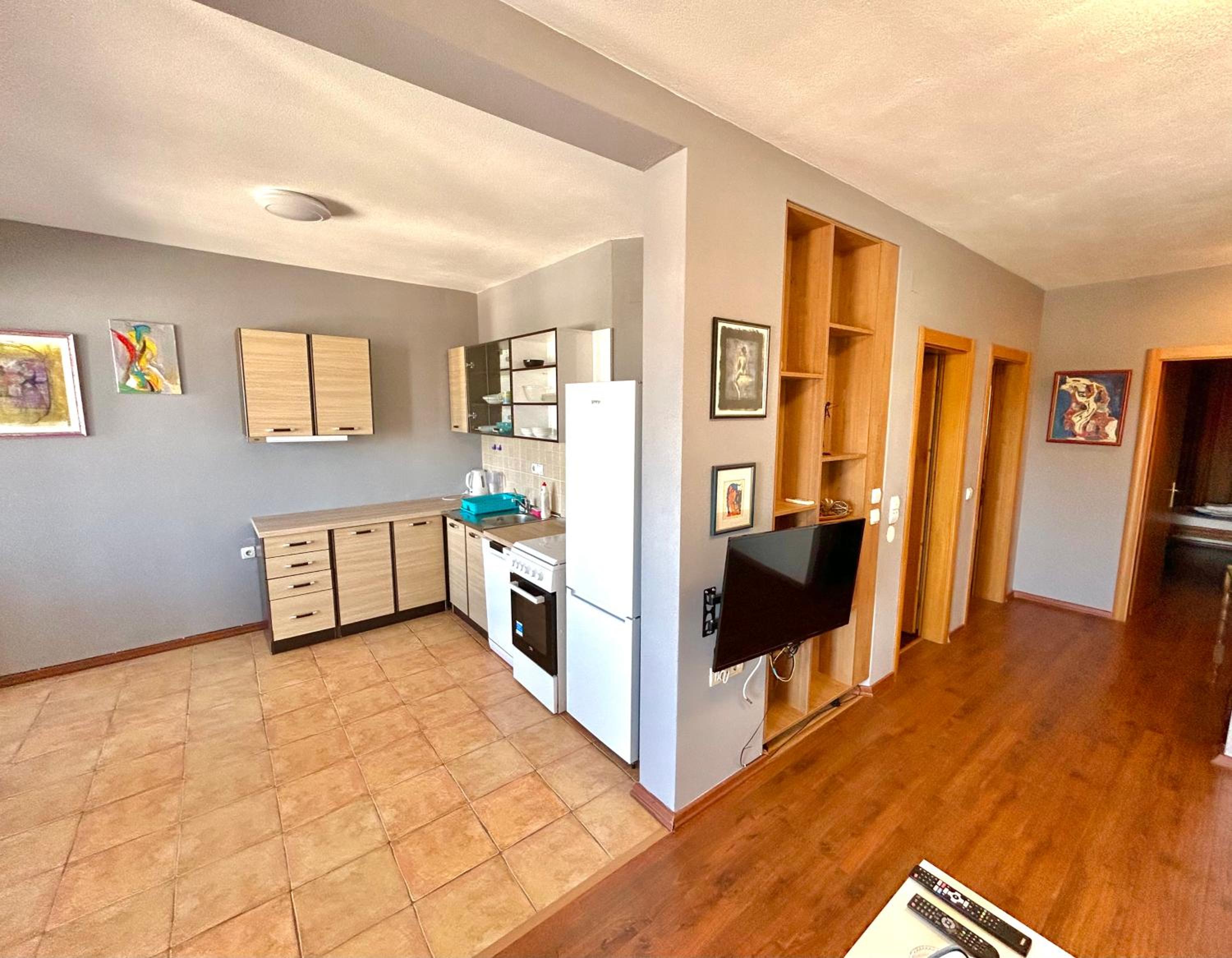 Two-Bedroom Apartment with Balcony and Sea View photo 3